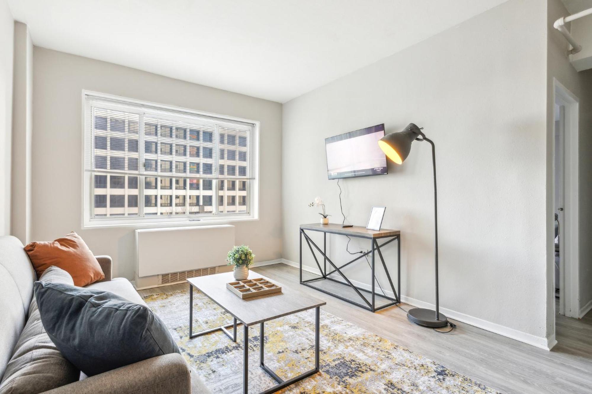 Crest At Peachtree 531 Spacious 1 Bd 1 Bth *