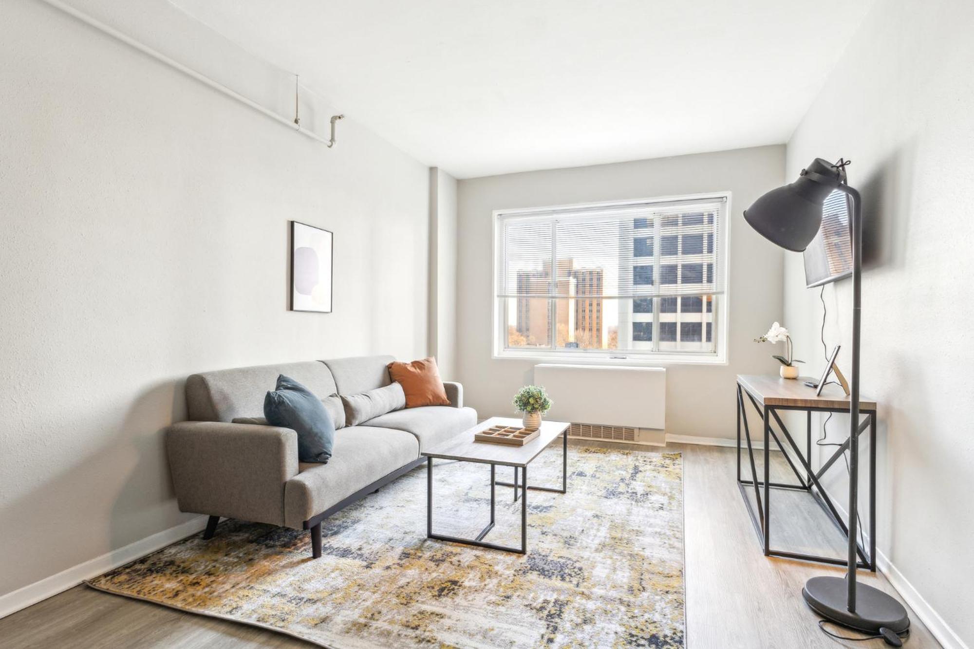 Crest At Peachtree 531 Spacious 1 Bd 1 Bth Apartment