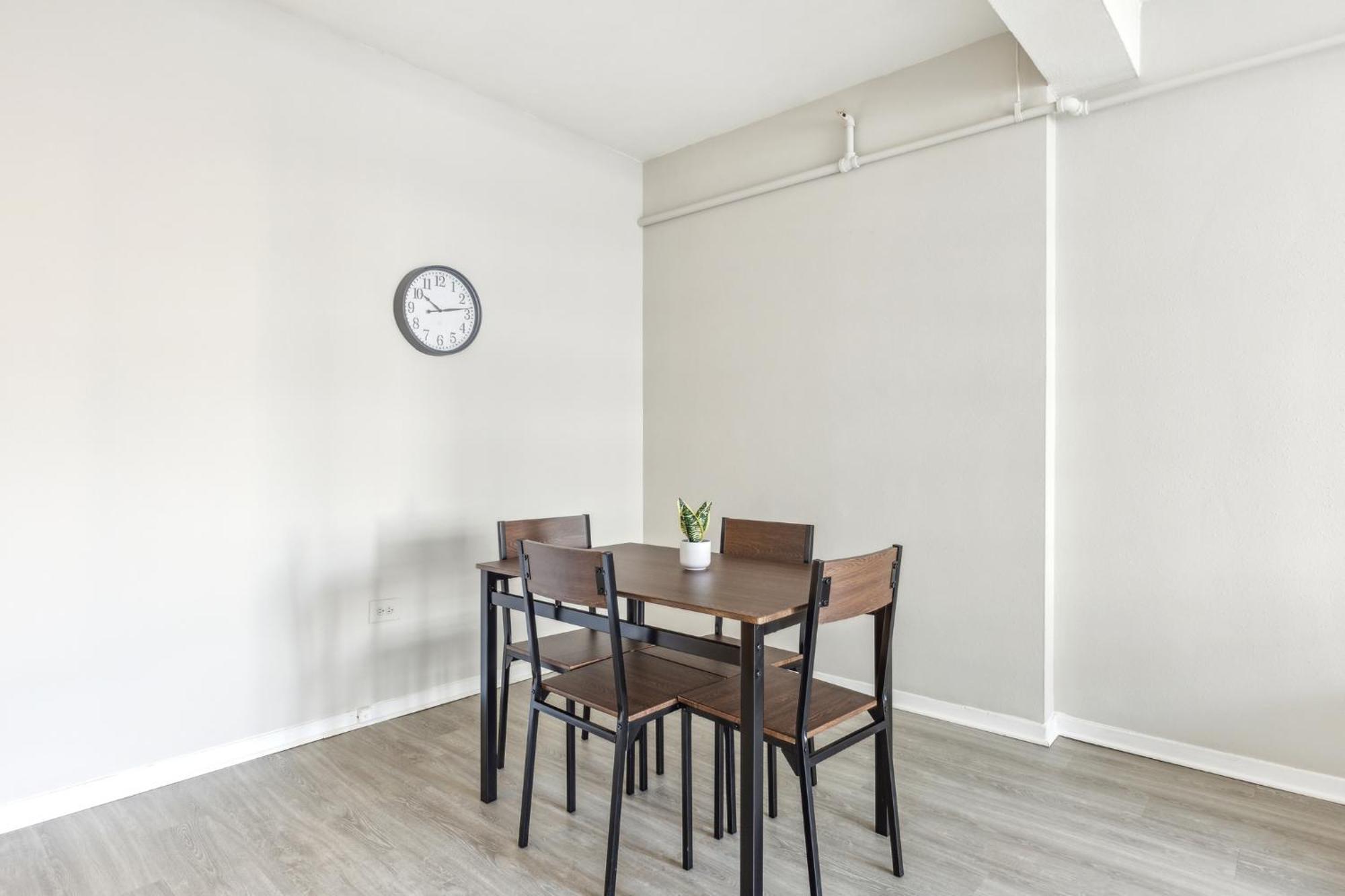 Crest At Peachtree 531 Spacious 1 Bd 1 Bth Apartment *