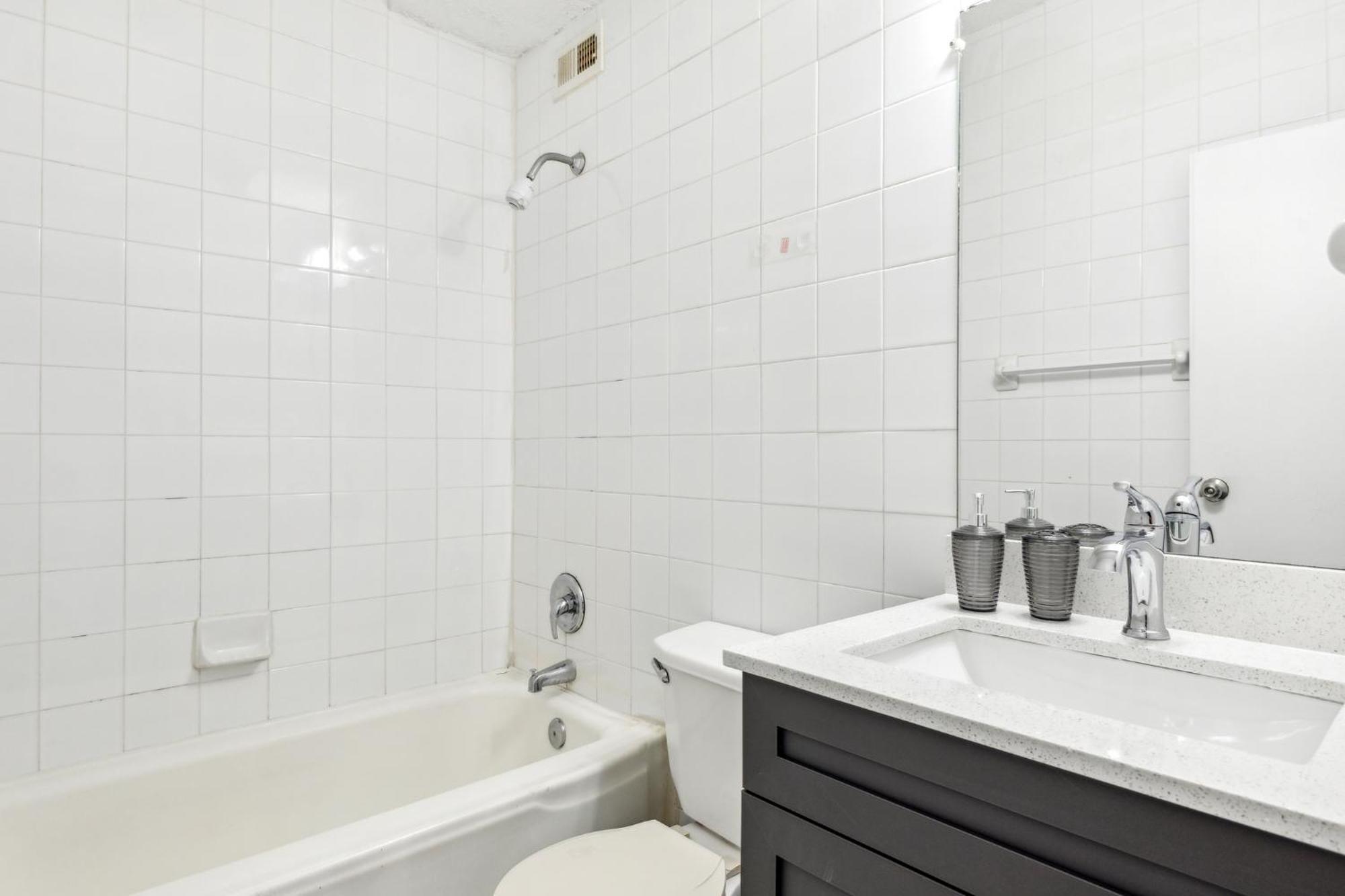 Crest At Peachtree 531 Spacious 1 Bd 1 Bth