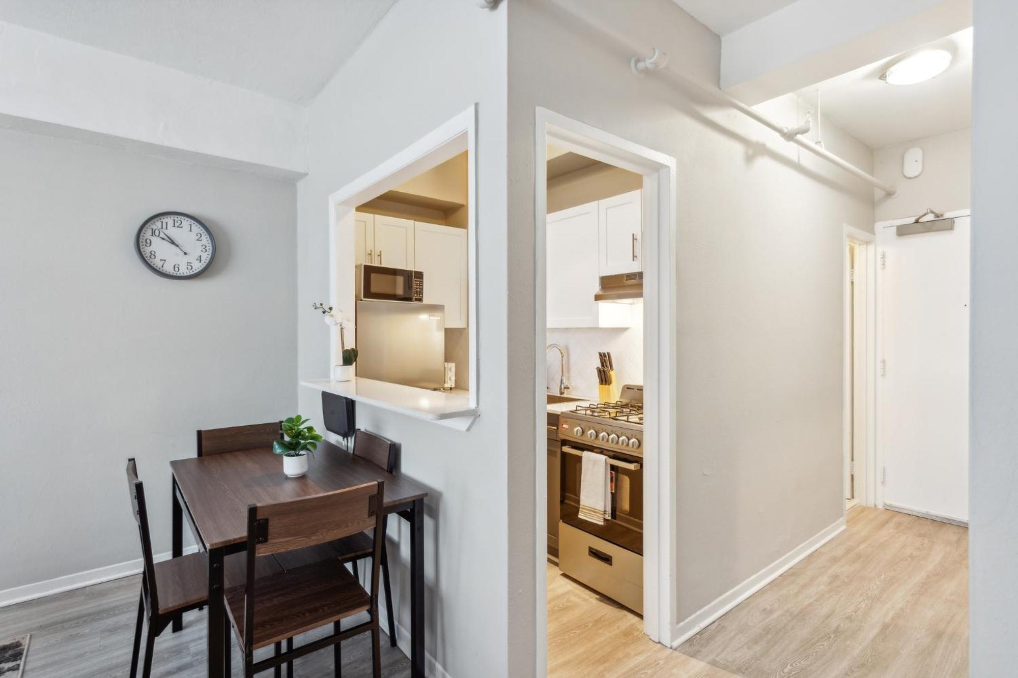 Crest At Peachtree 503 Spacious 1 Bd 1 Bth Apartment