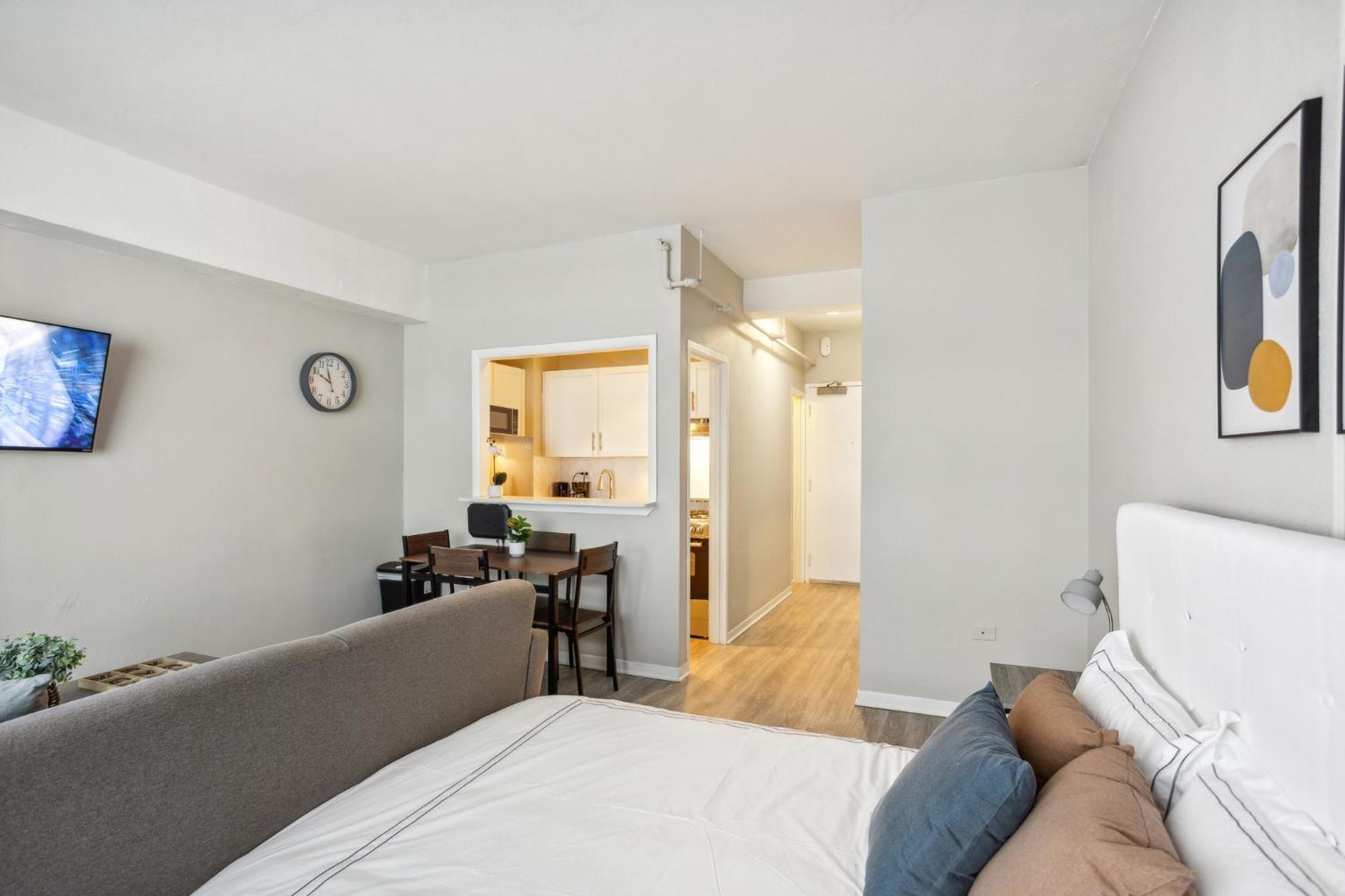 Crest At Peachtree 503 Spacious 1 Bd 1 Bth
