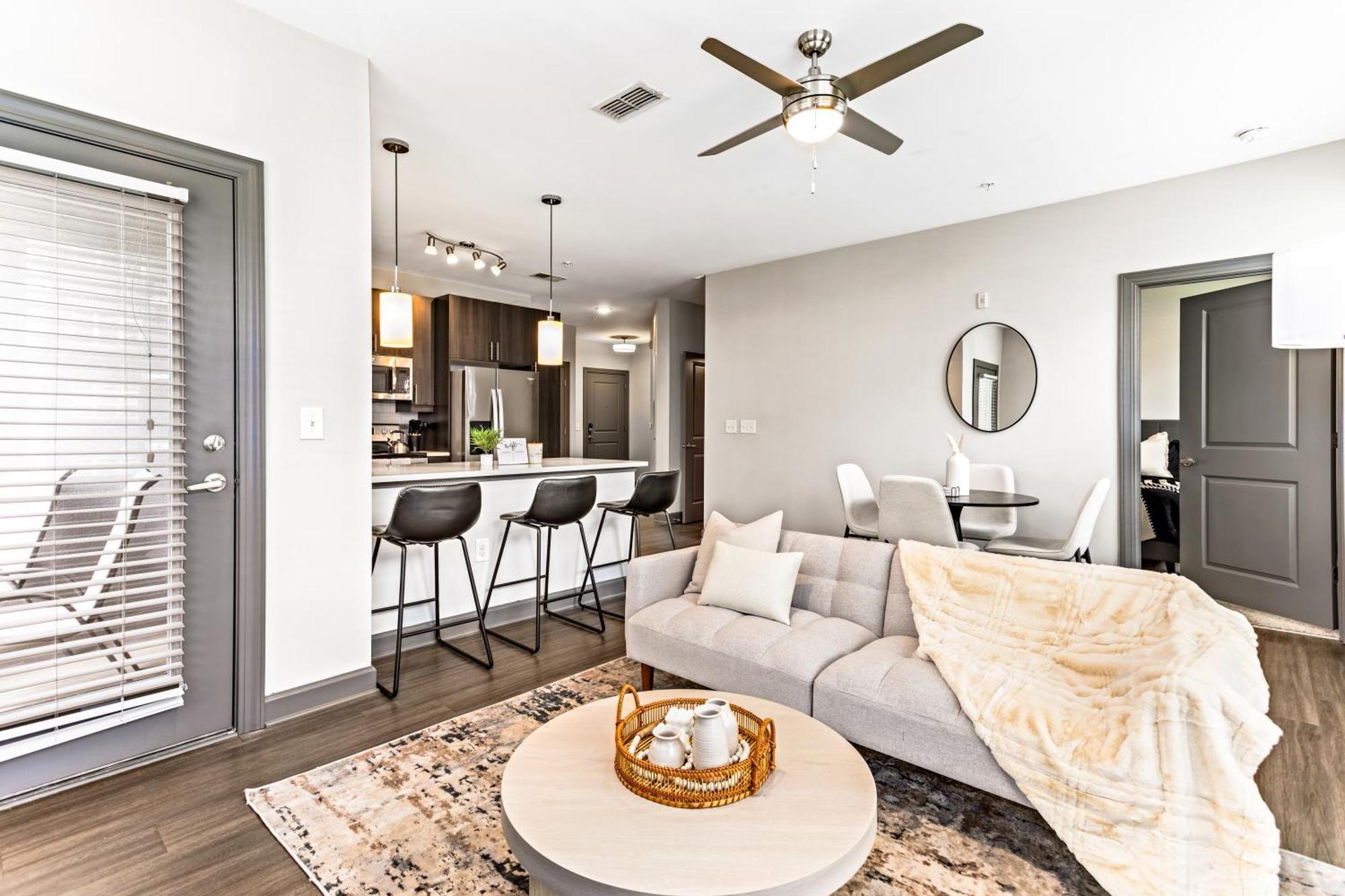 Apartment 2 Bed 2 Bath In The Heart Of Buckhead *