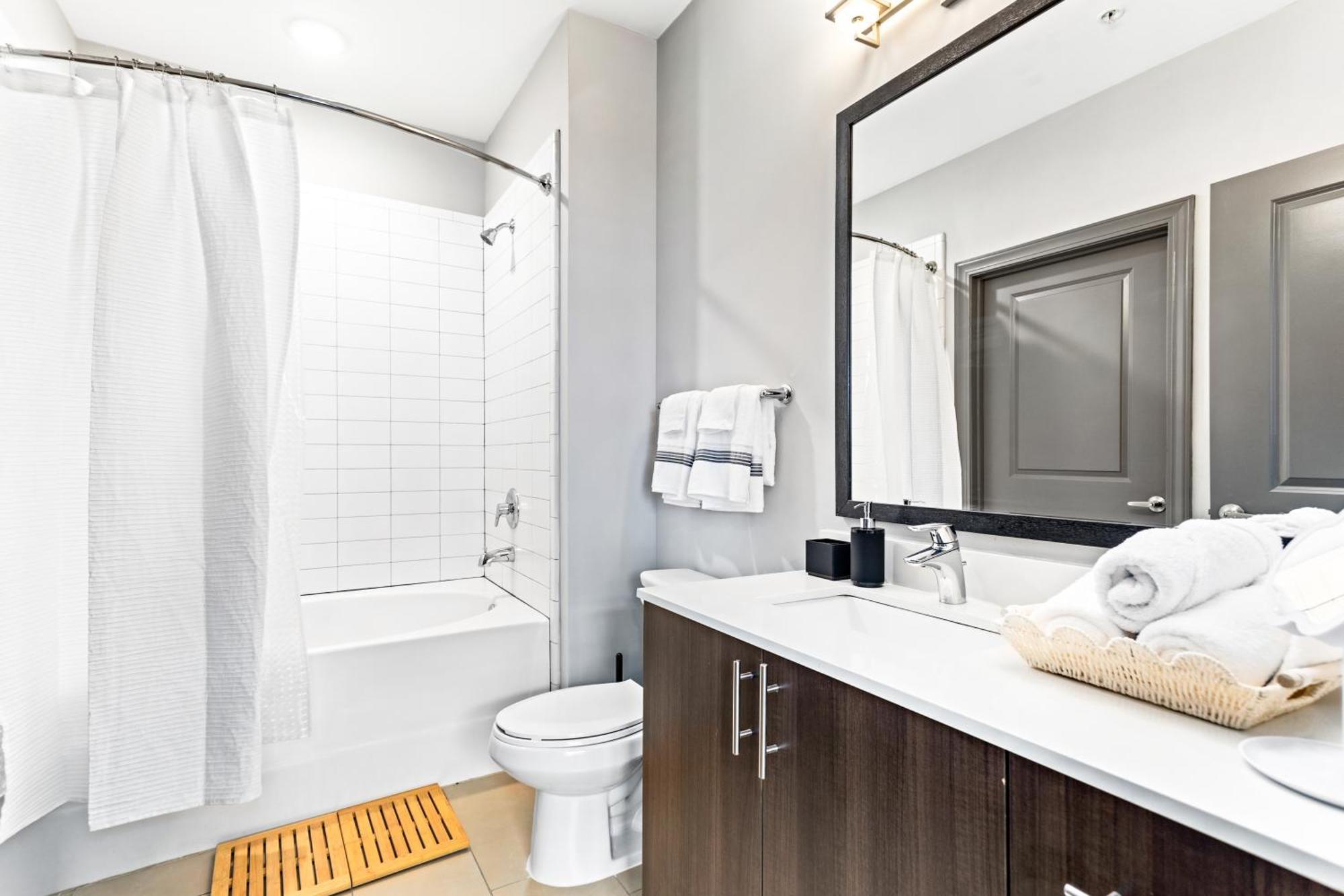 2 Bed 2 Bath In The Heart Of Buckhead *