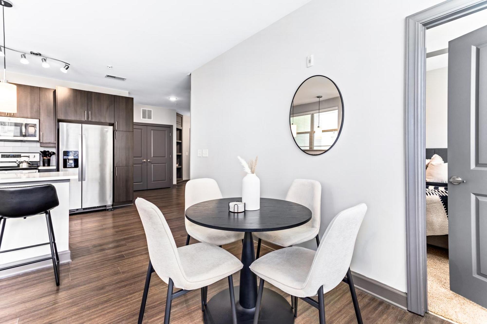 2 Bed 2 Bath In The Heart Of Buckhead Apartment Atlanta
