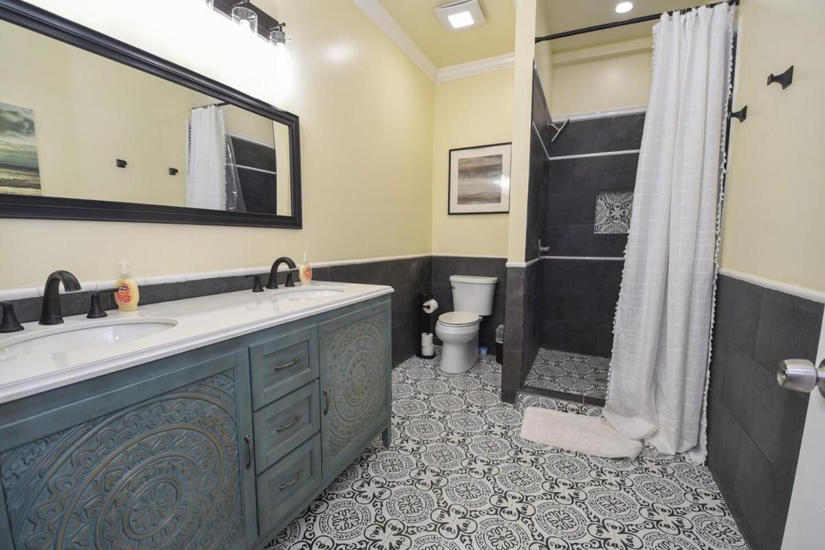 Luxe 6br Escape Sleeps 24, Private Parking Only 5min To Mid&dtwn Atl Atlanta