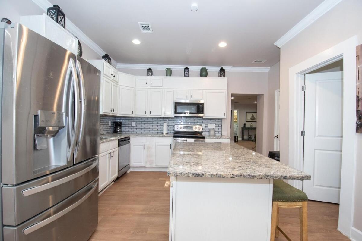 Luxe 6br Escape Sleeps 24, Private Parking Only 5min To Mid&dtwn Atl * Atlanta