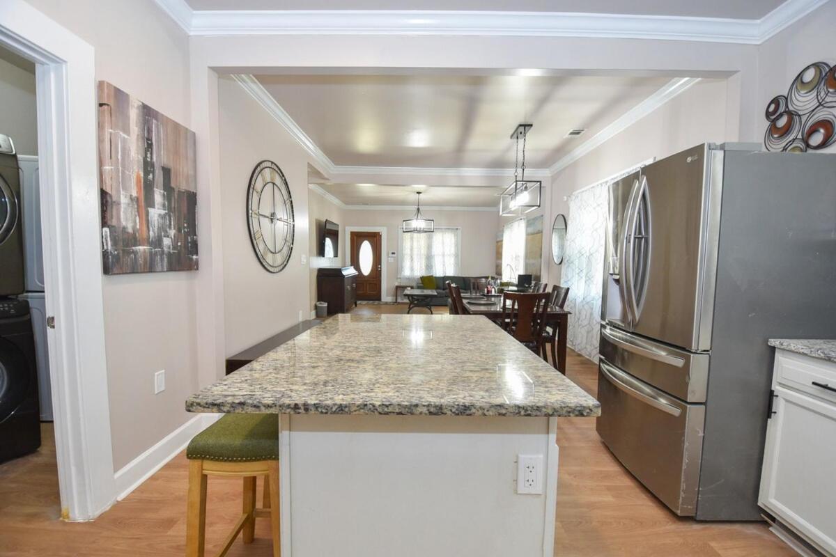 Holiday home Luxe 6br Escape Sleeps 24, Private Parking Only 5min To Mid&dtwn Atl