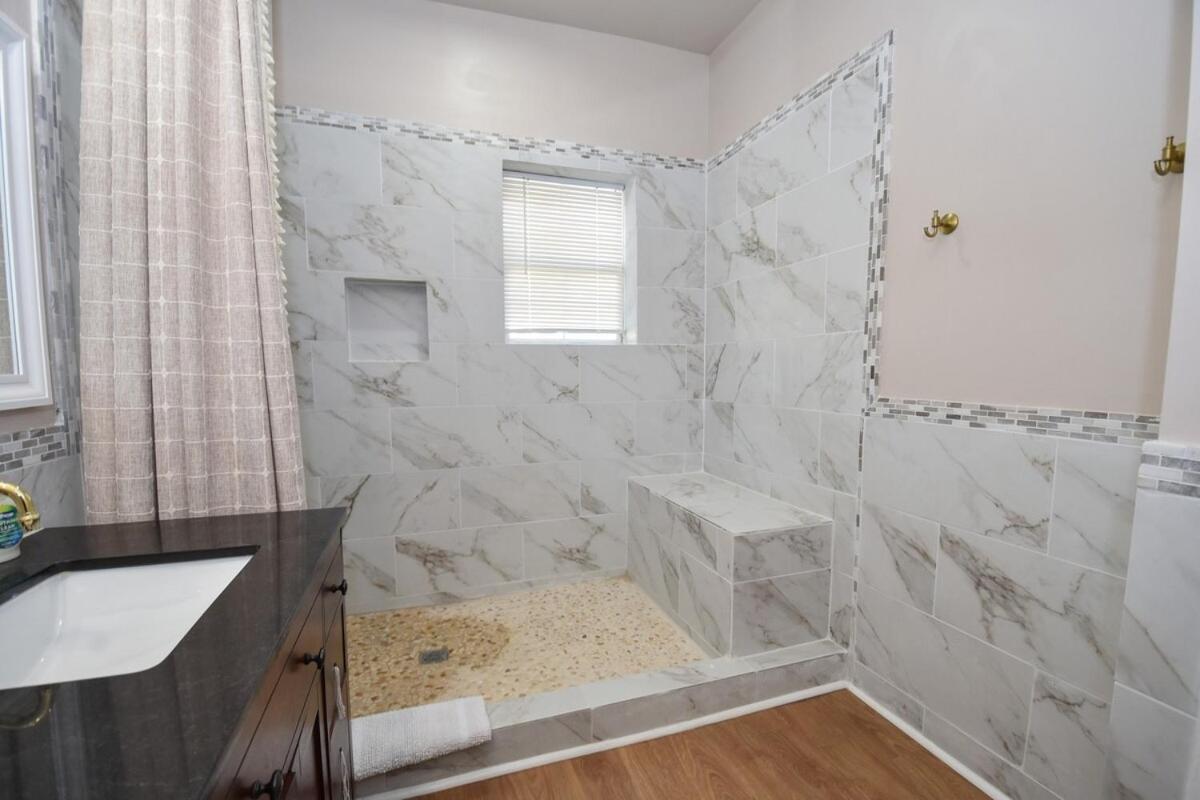 Luxe 6br Escape Sleeps 24, Private Parking Only 5min To Mid&dtwn Atl Holiday home *