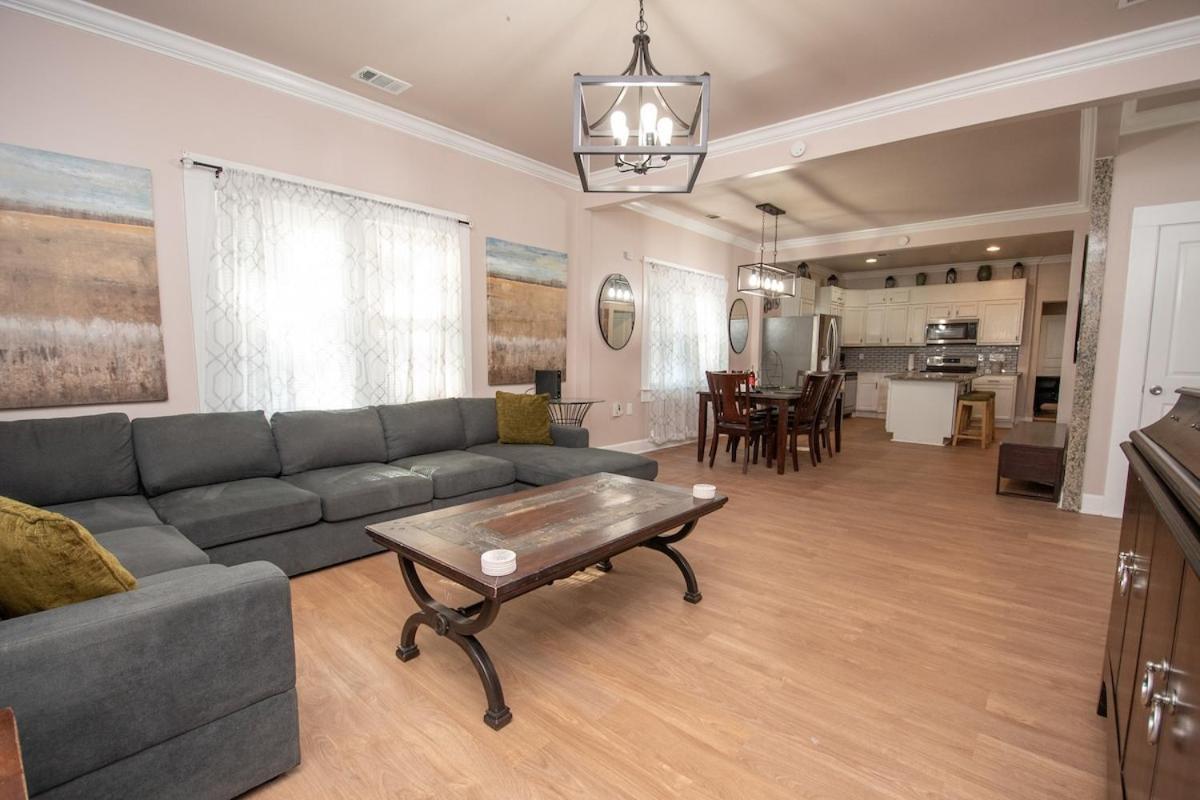 Holiday home Luxe 6br Escape Sleeps 24, Private Parking Only 5min To Mid&dtwn Atl Atlanta