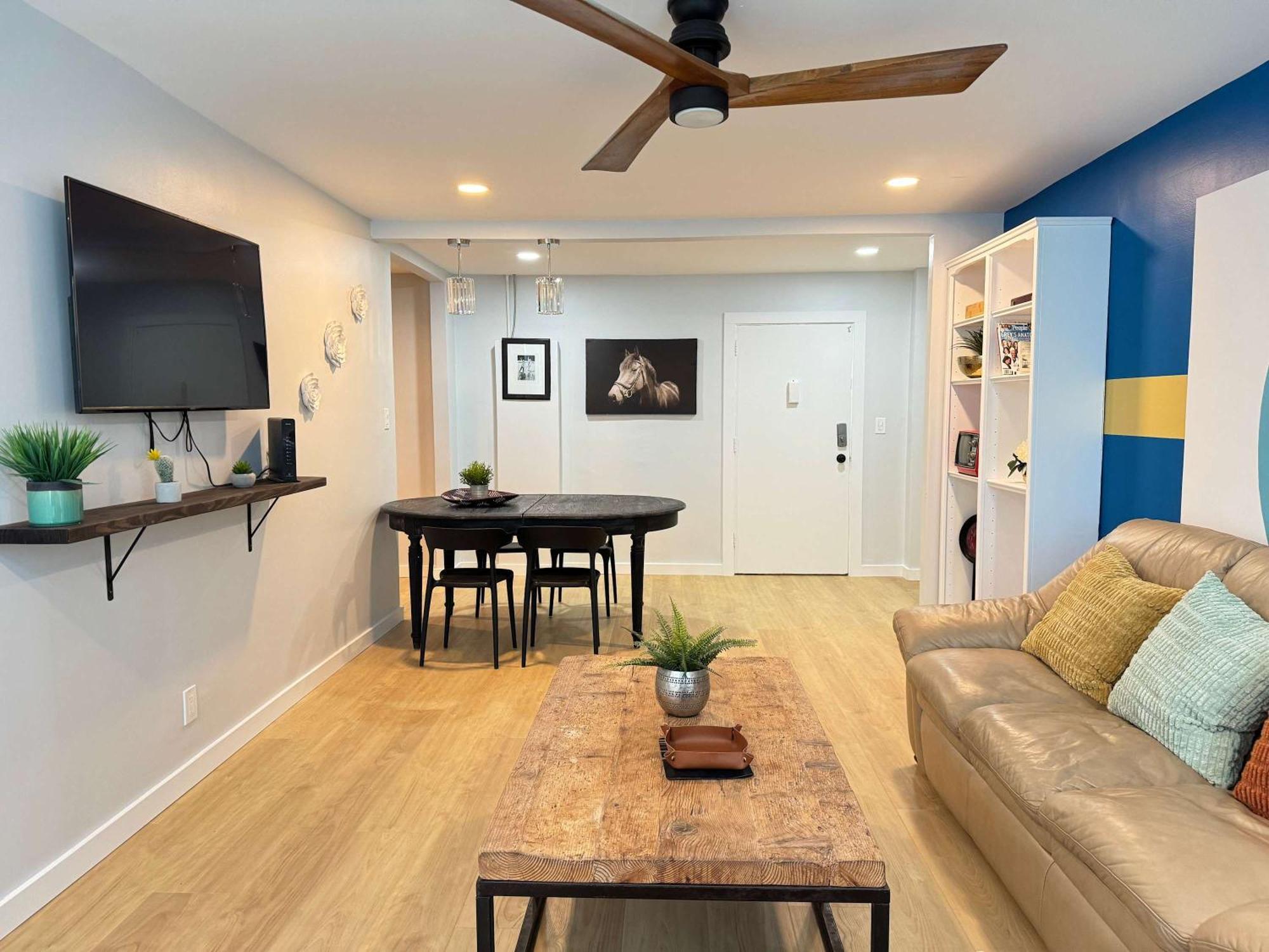 Heart Downtown 2bd Onsite Parking View King Bed Lm1106 Holiday home