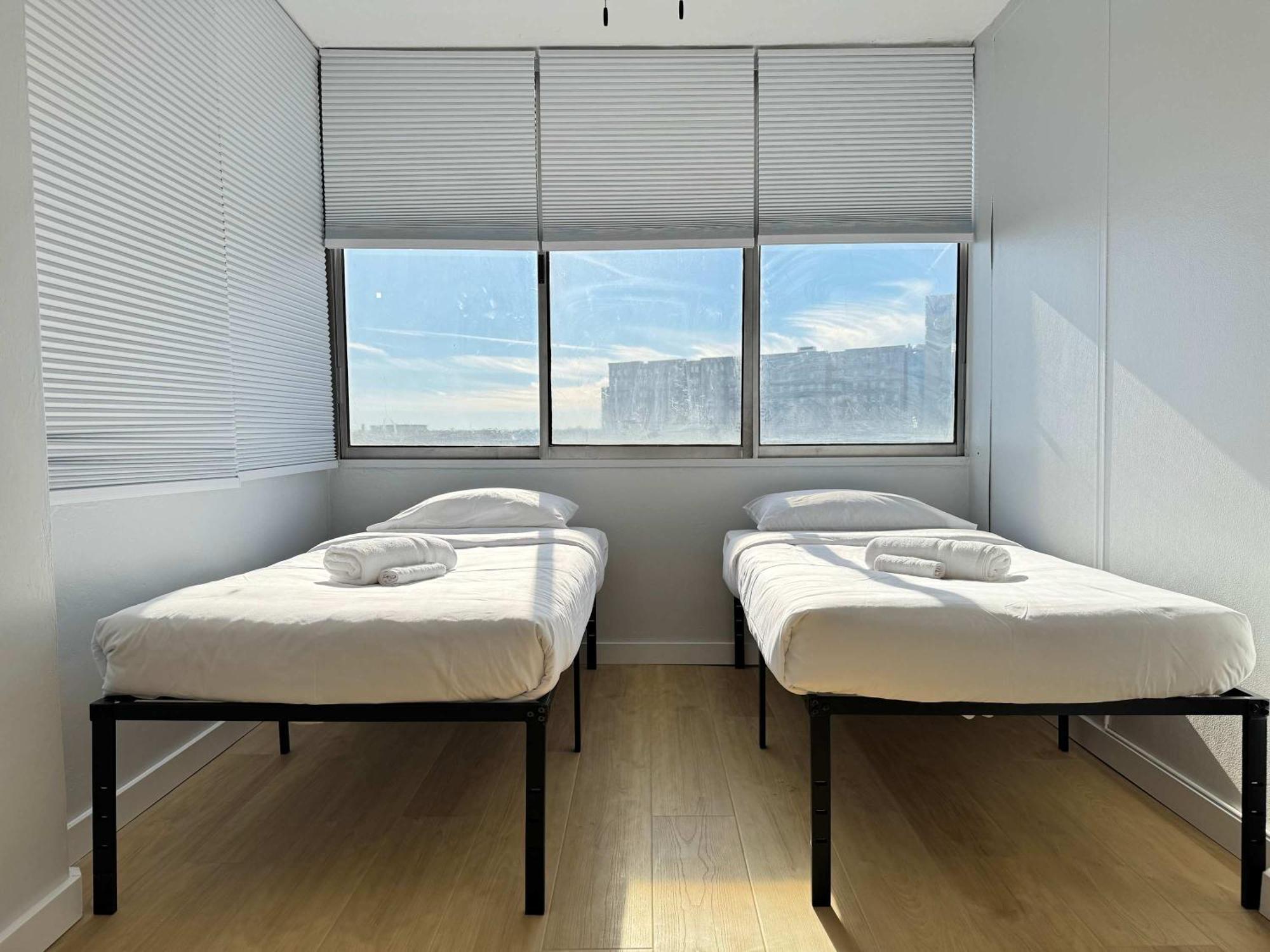 Holiday home Heart Downtown 2bd Onsite Parking View King Bed Lm1106