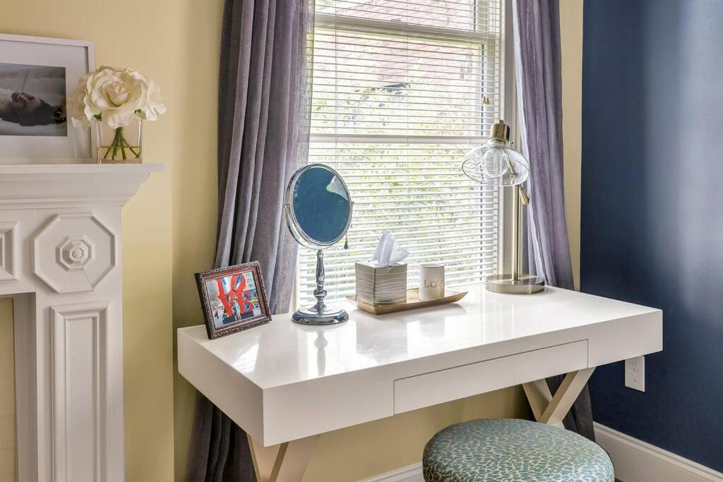 The Classy Craftsman - Beautiful Decor & Pool Holiday home Atlanta