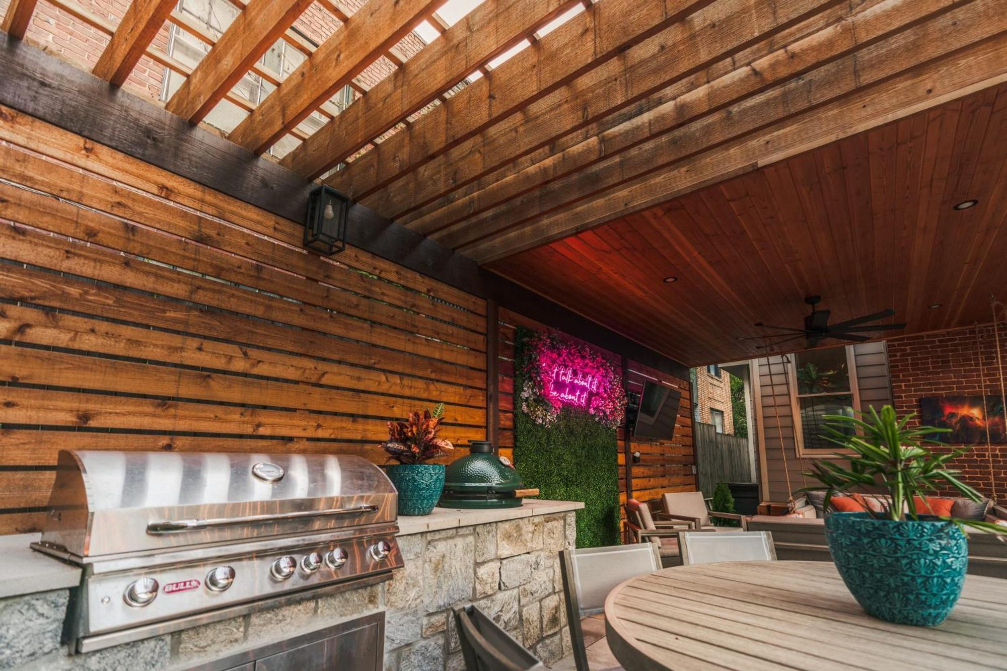 The Classy Craftsman - Beautiful Decor & Pool Holiday home *