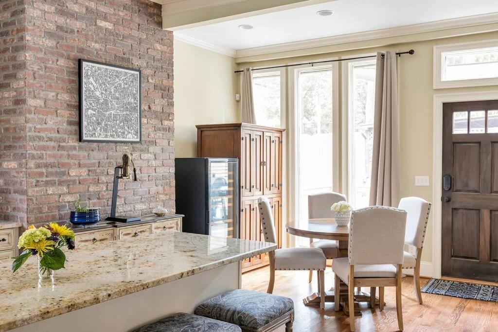 Holiday home The Classy Craftsman - Beautiful Decor & Pool *