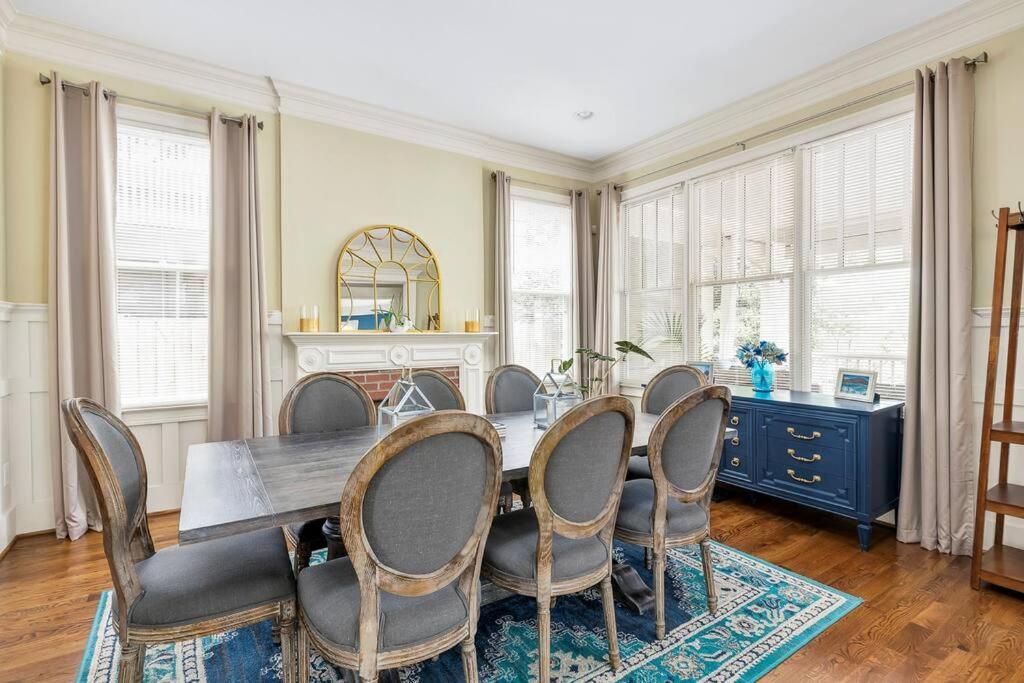 The Classy Craftsman - Beautiful Decor & Pool Holiday home *