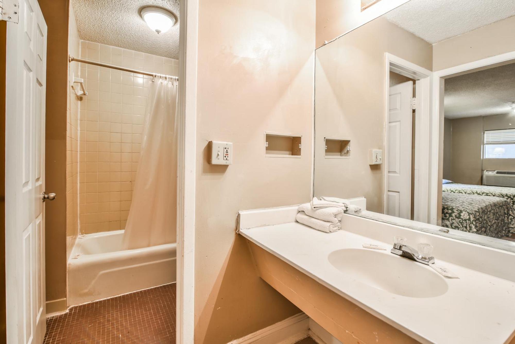 Economy Atlanta 3*