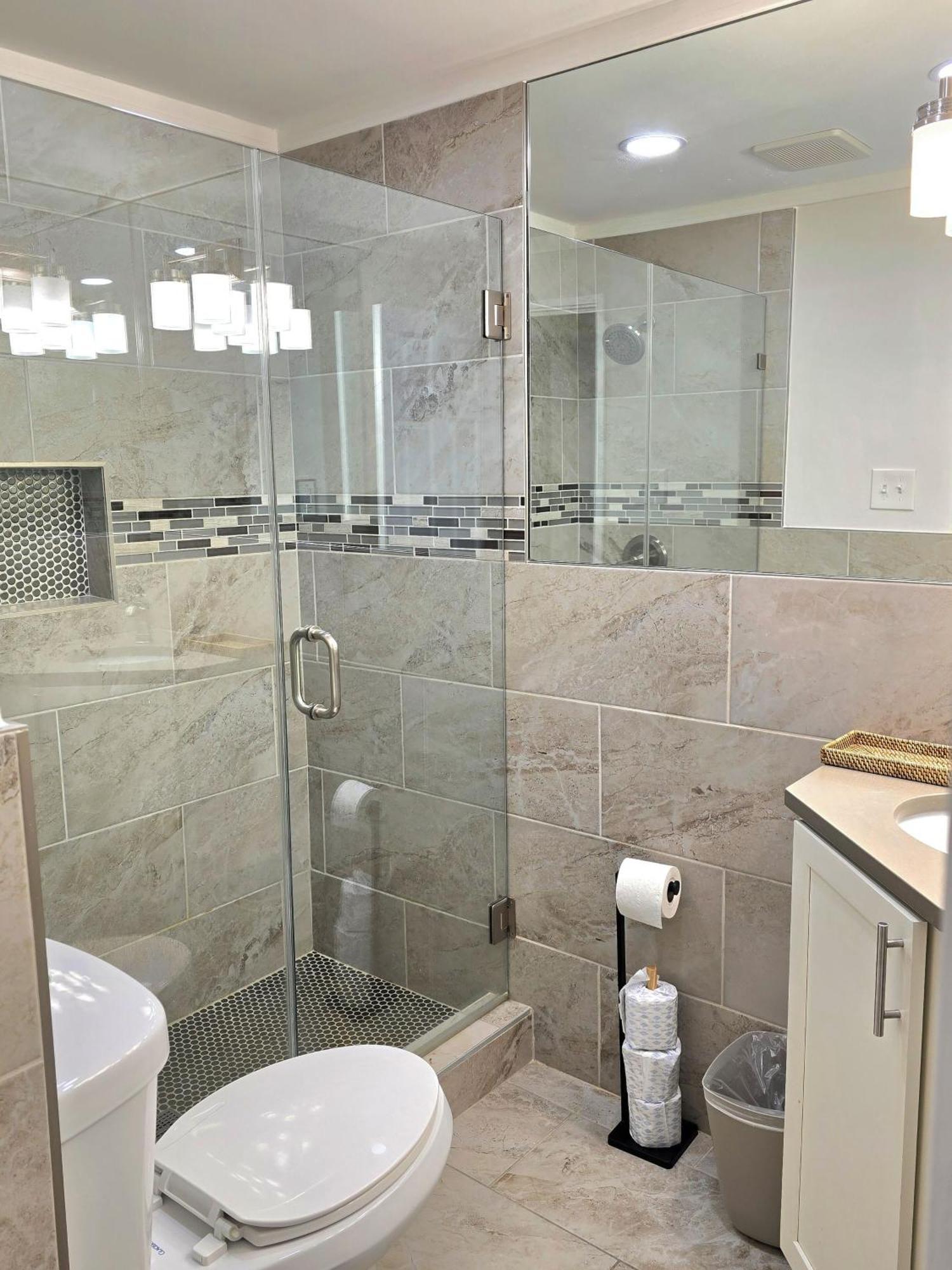 Amazing 1-bedroom In Apartment
