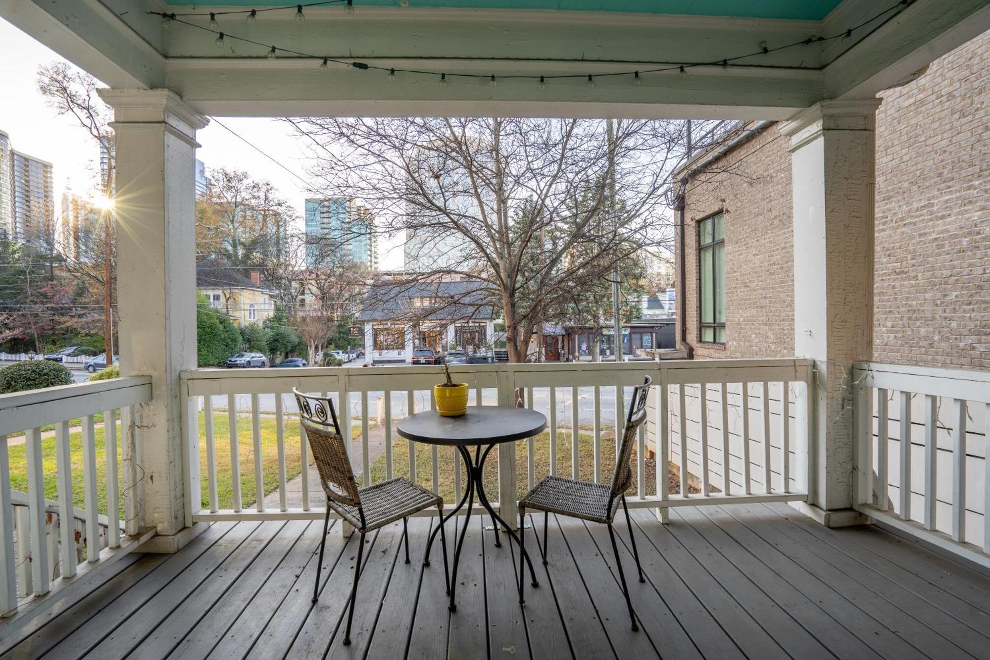 Spacious 2 Bed In Near Piedmont Park Apartment
