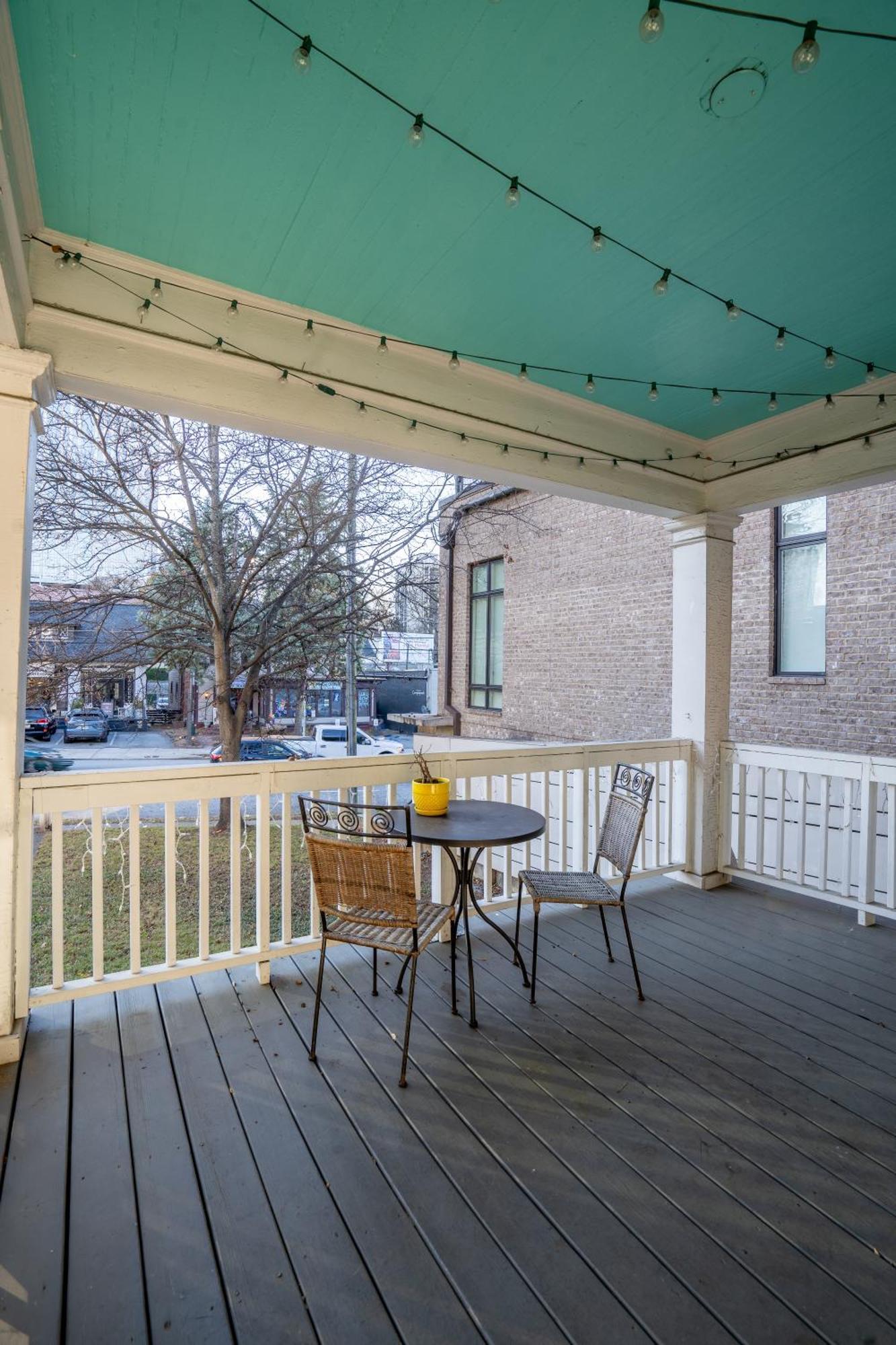 Spacious 2 Bed In Near Piedmont Park Apartment *