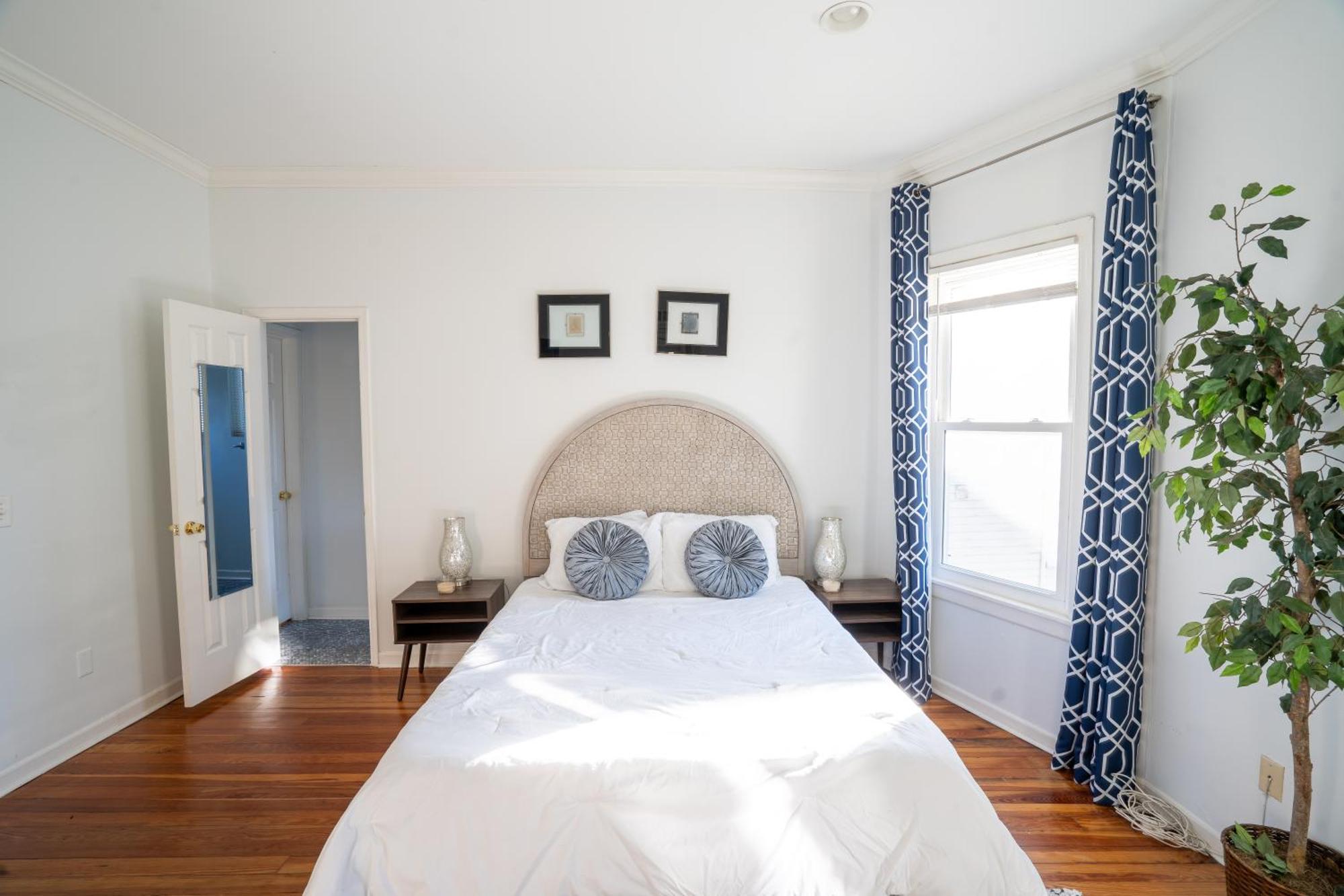 Spacious 2 Bed In Near Piedmont Park *
