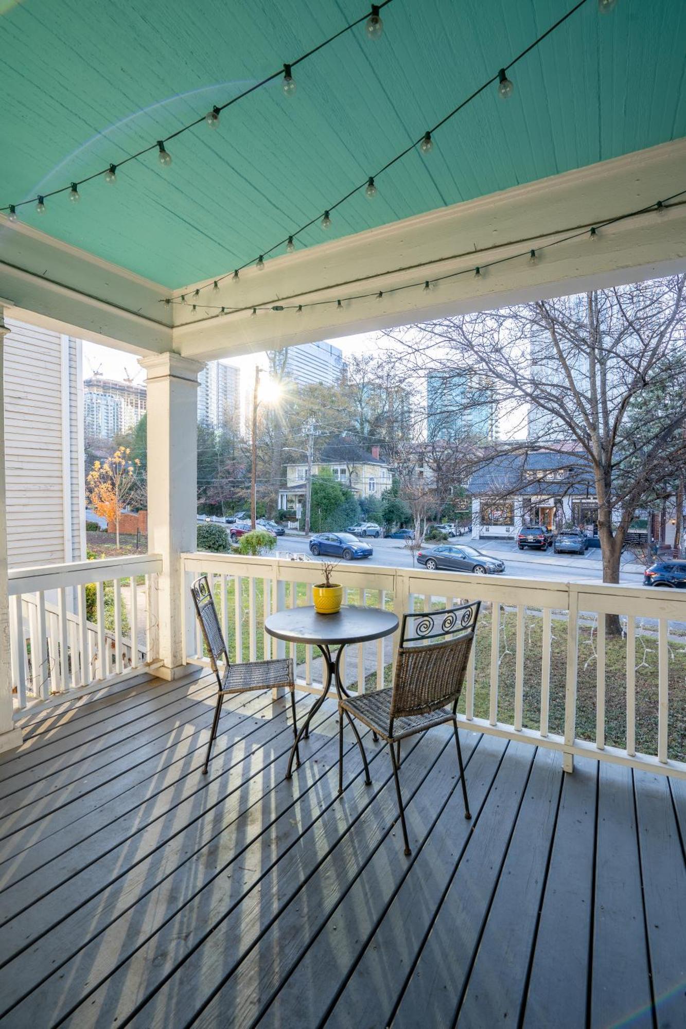 Spacious 2 Bed In Near Piedmont Park *