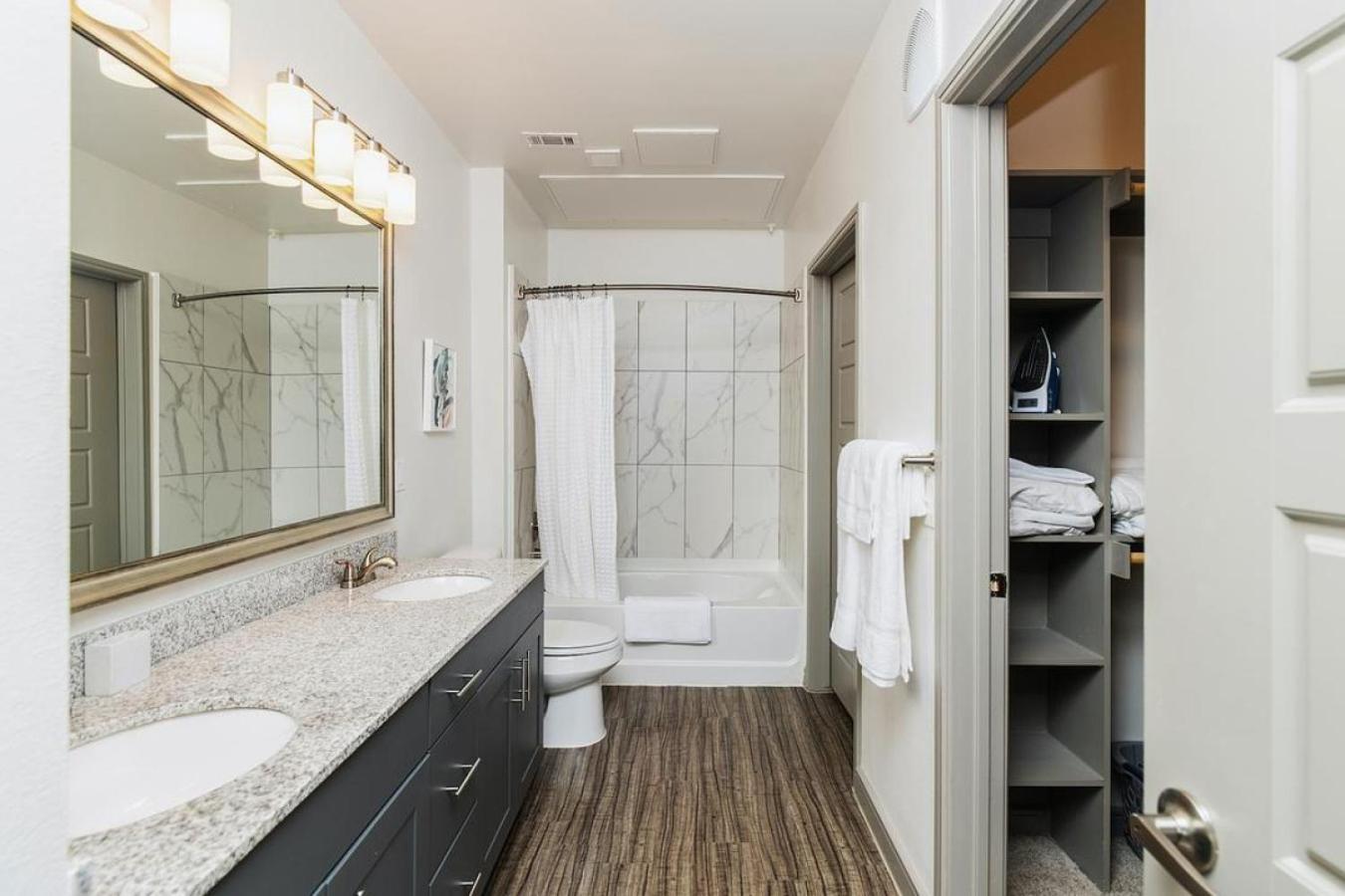 Landing At Pencil Factory Flats - 1 Bedroom In Sweet Auburn Apartment