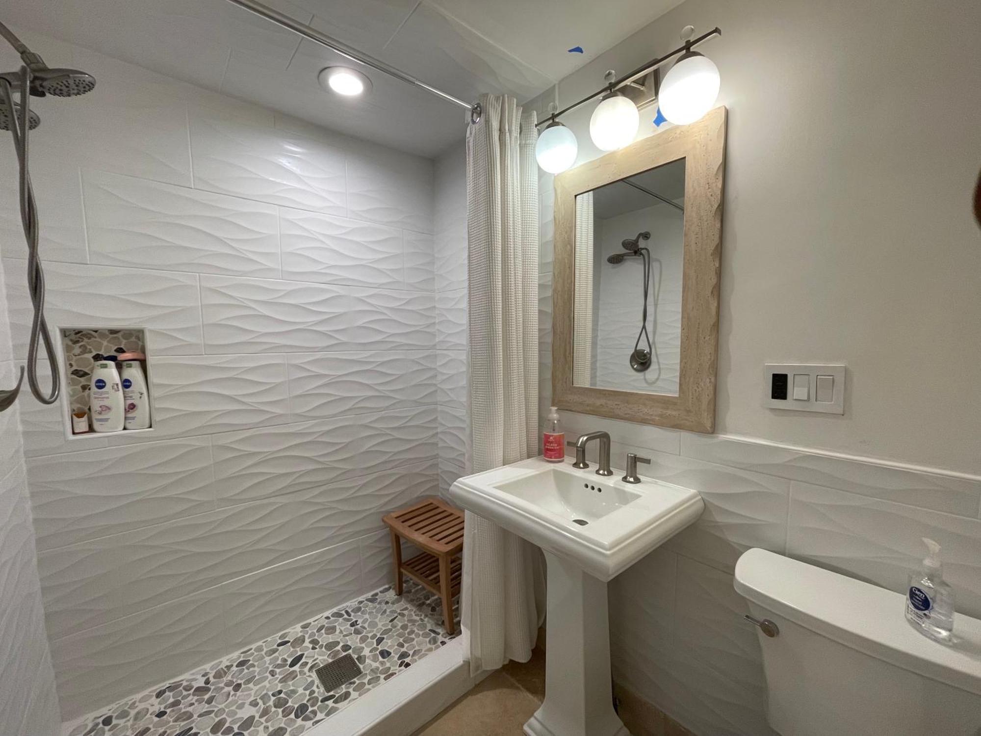 Midtown 6 Bed With Pool And A View Holiday home *
