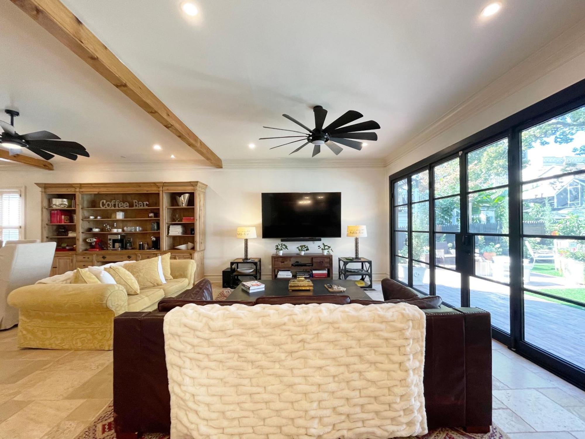 Midtown 6 Bed With Pool And A View