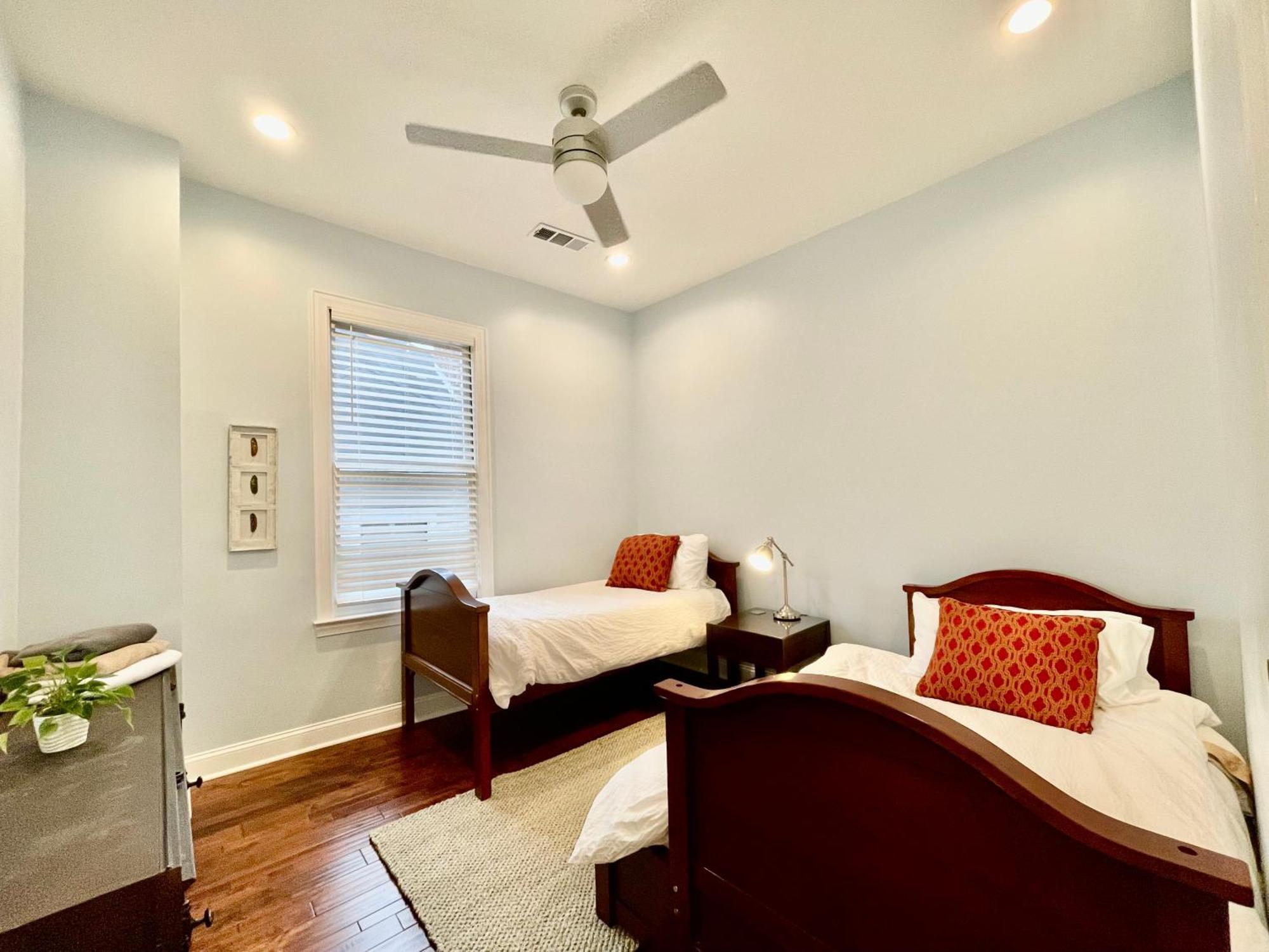 Midtown 6 Bed With Pool And A View *