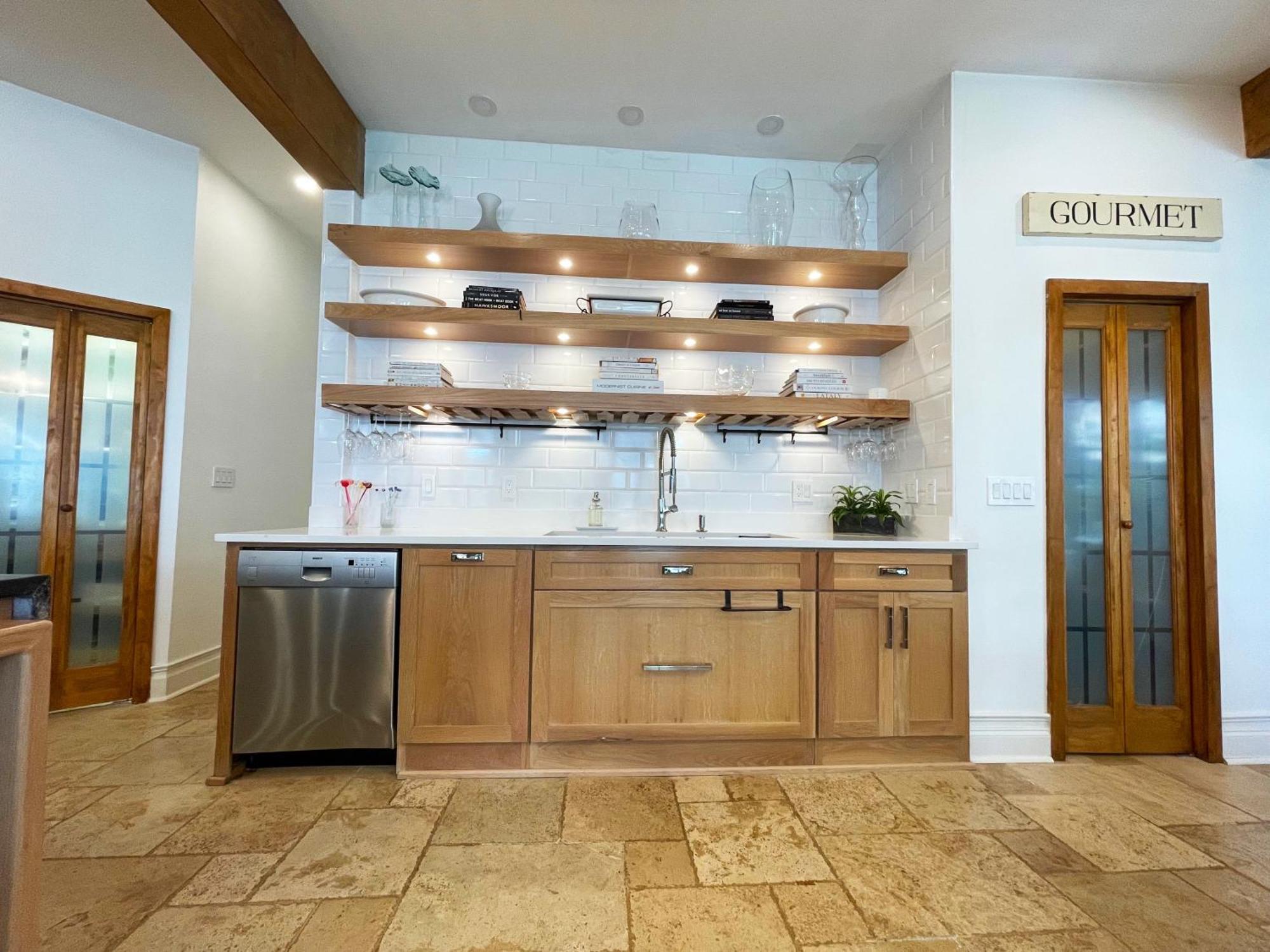 Midtown 6 Bed With Pool And A View Holiday home