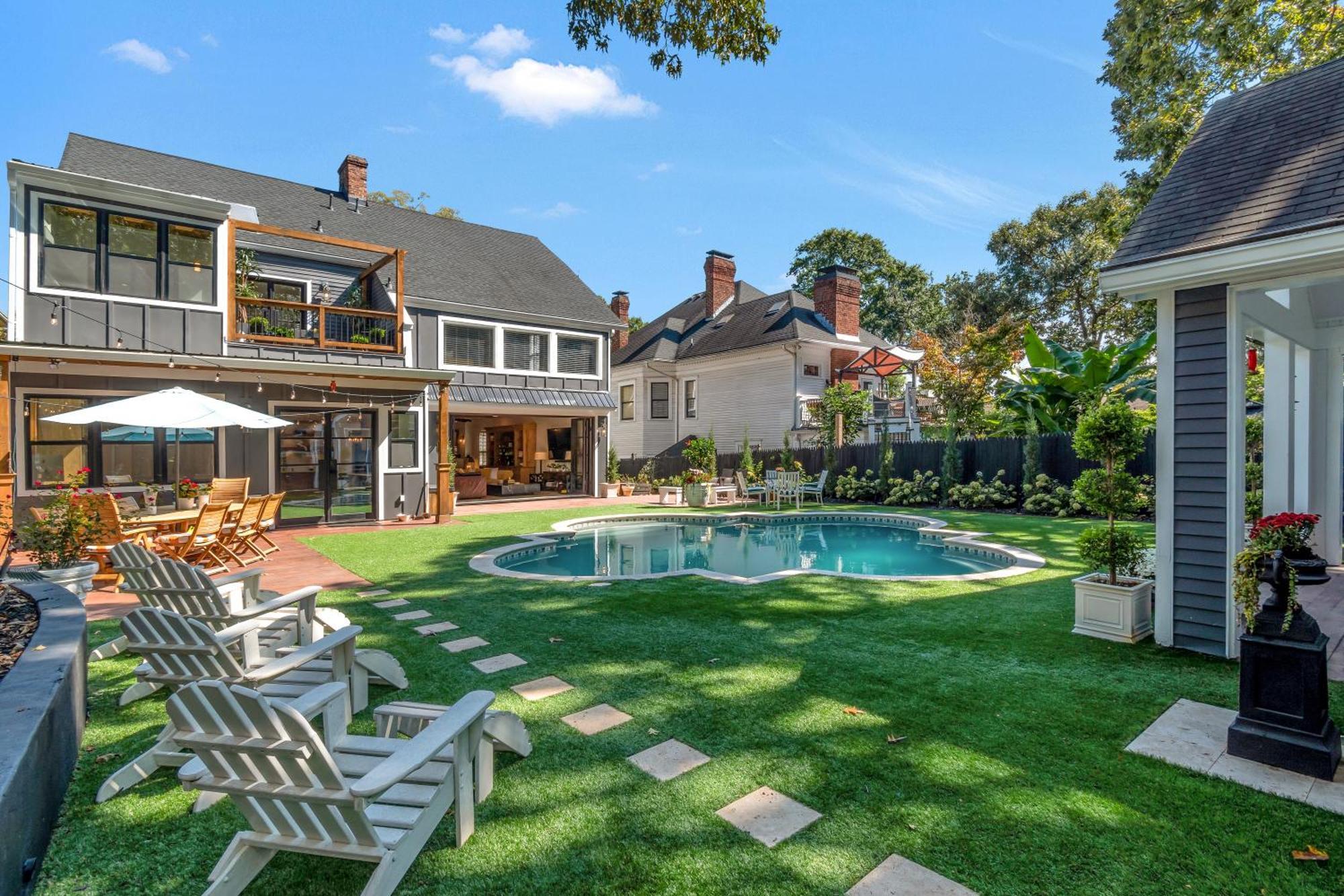 Holiday home Midtown 6 Bed With Pool And A View