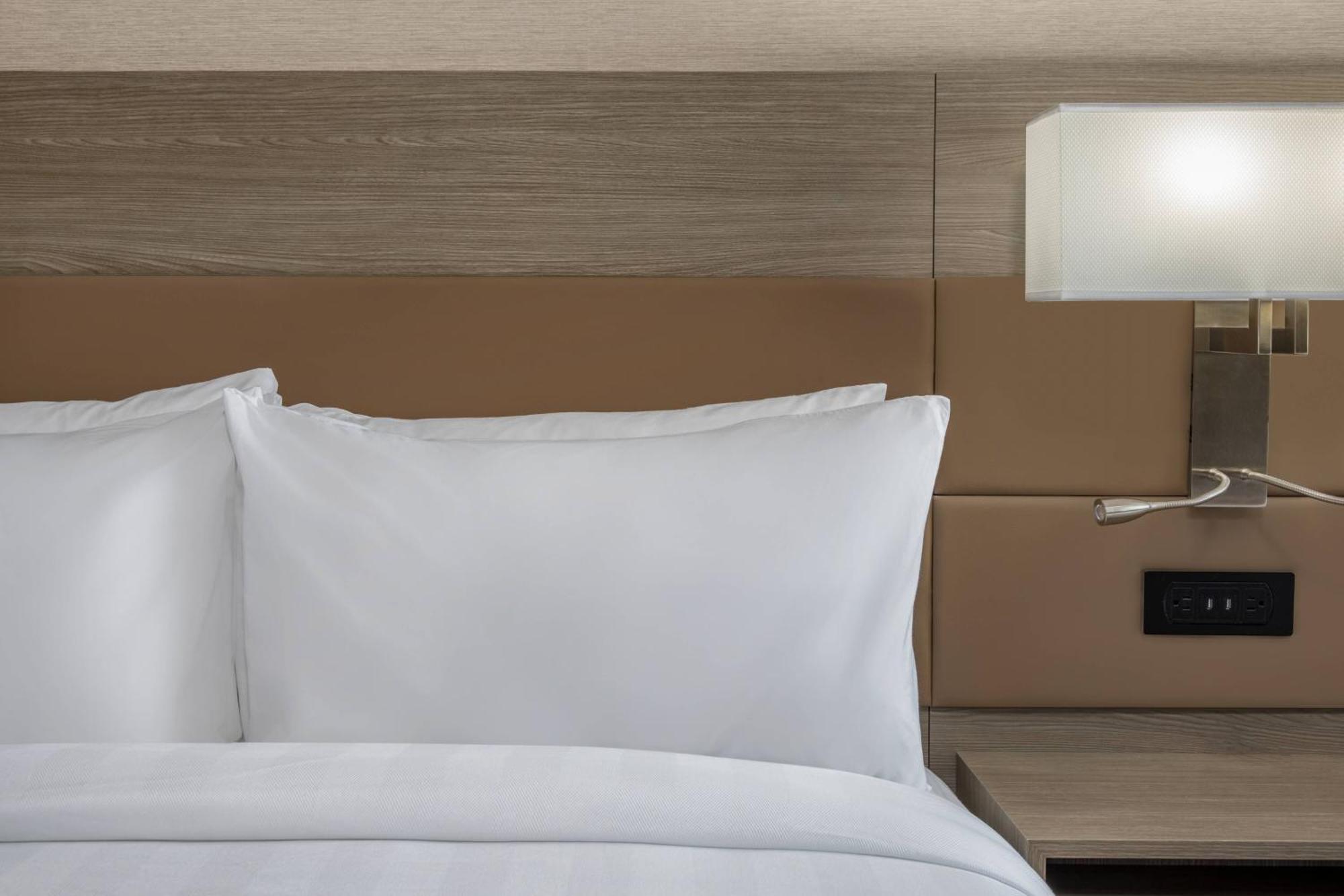 Ac By Marriott Midtown Hotel