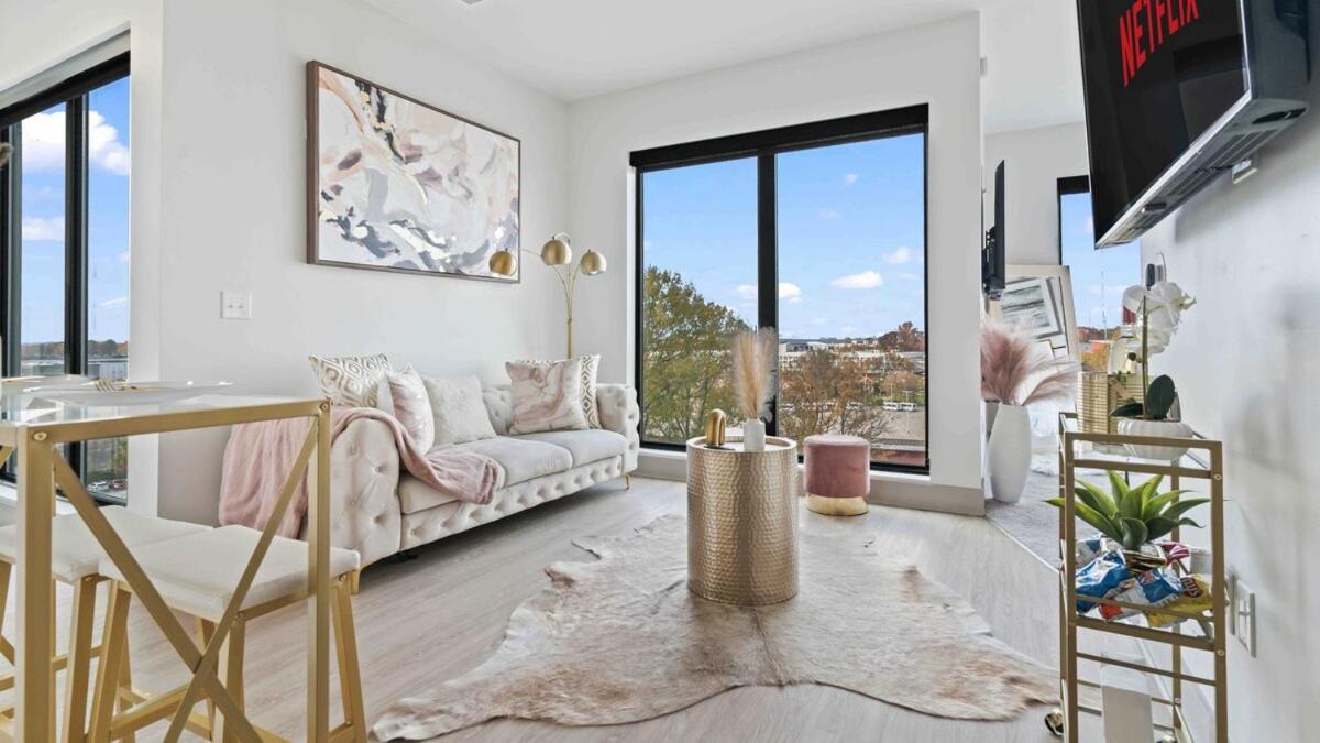 New! Chateauoasis Penthouseviews Kingbed Freepark Apartment *