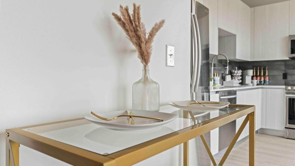 New! Chateauoasis Penthouseviews Kingbed Freepark Apartment *