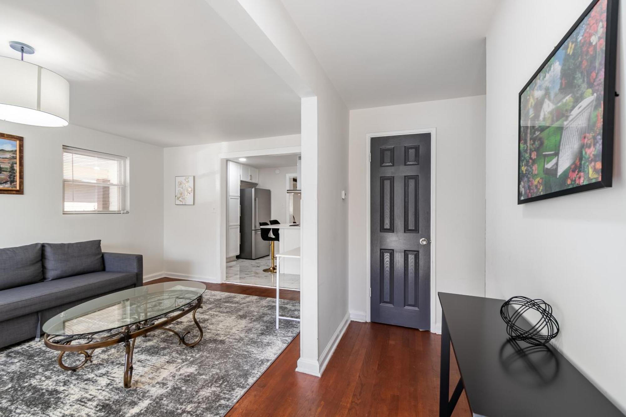 Cozy 3br Retreat With Parking And Private Yard Apartment Atlanta