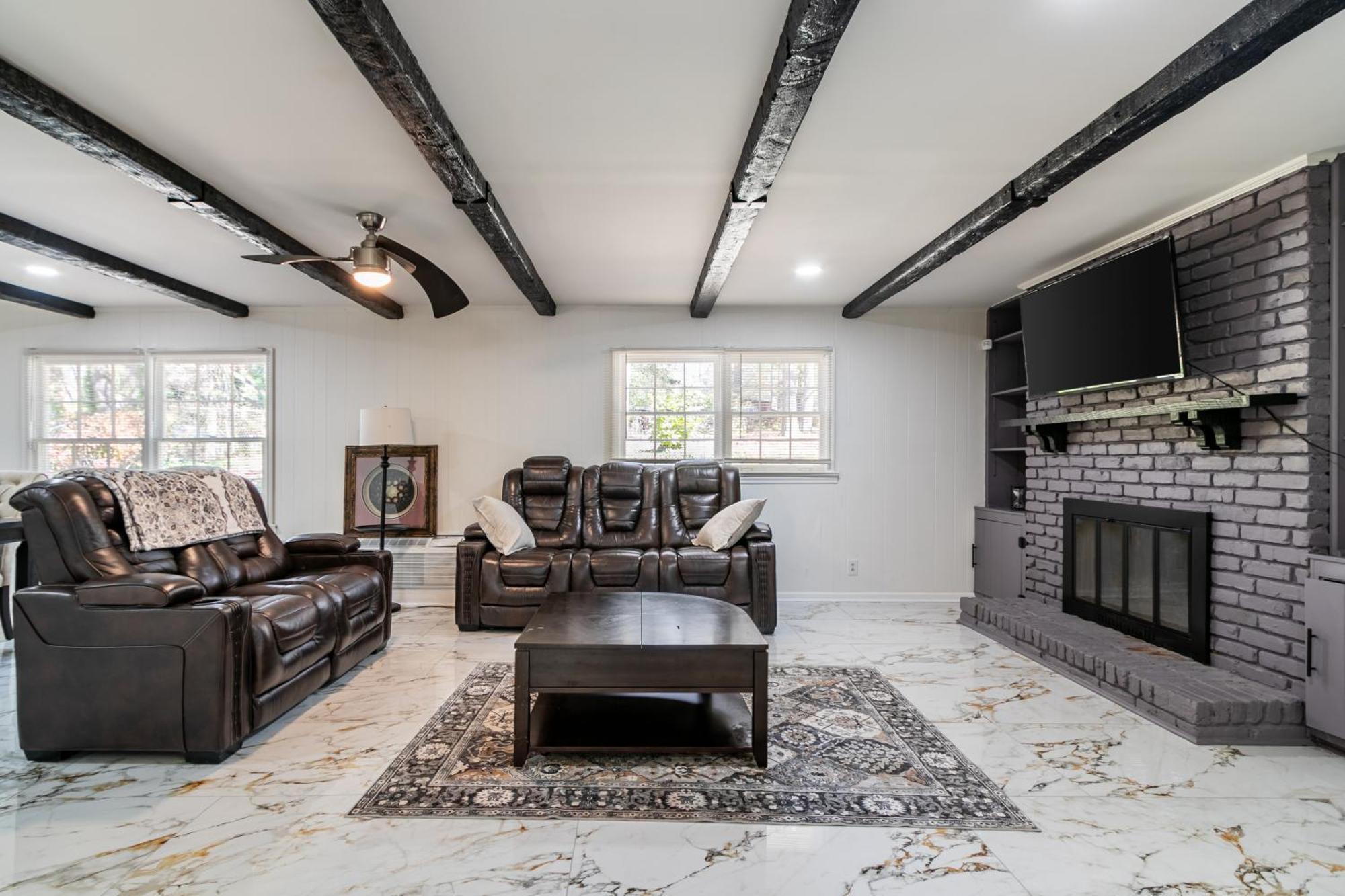 Cozy 3br Retreat With Parking And Private Yard * Atlanta