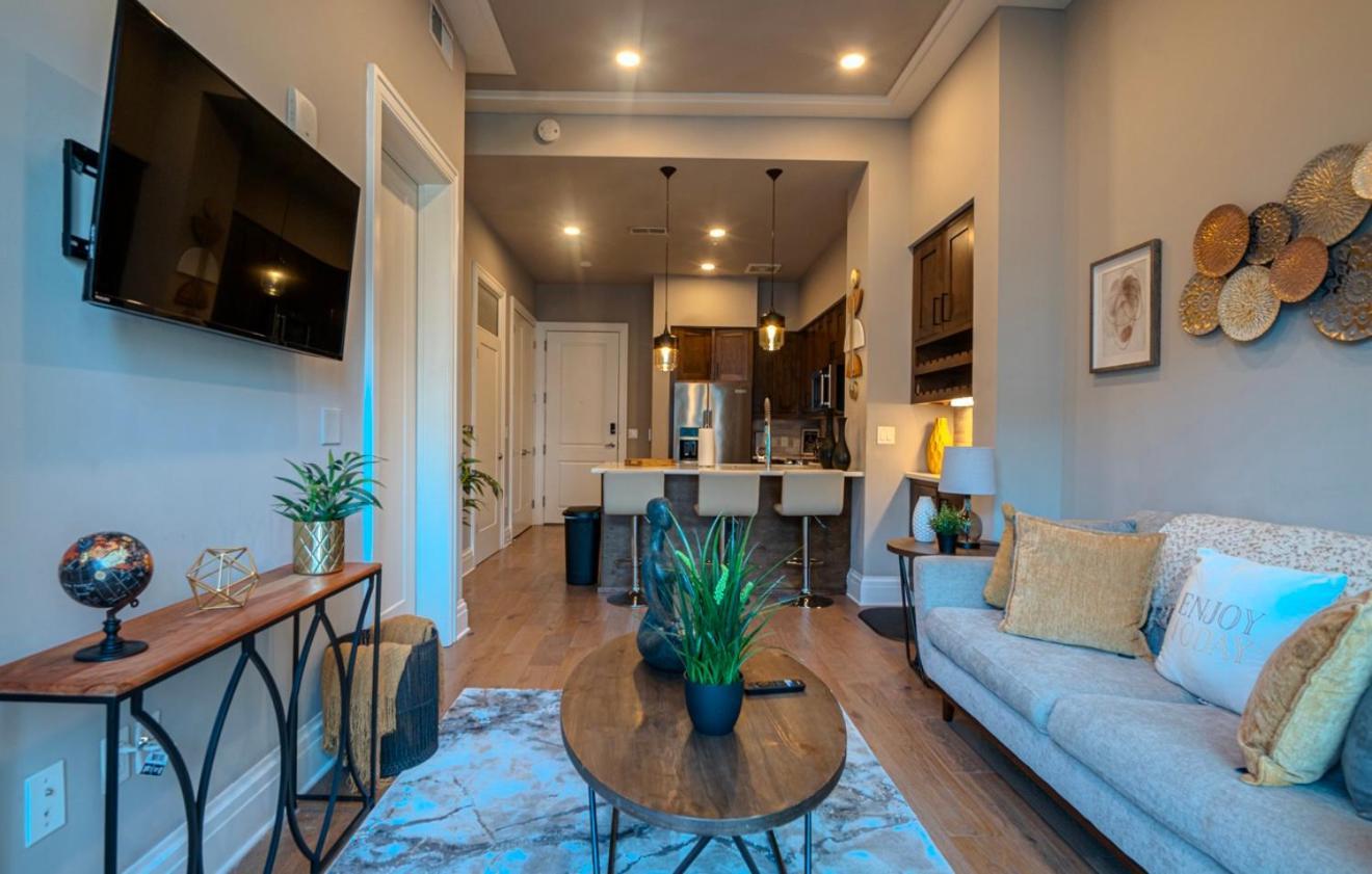 Secluded In The Apartment *
