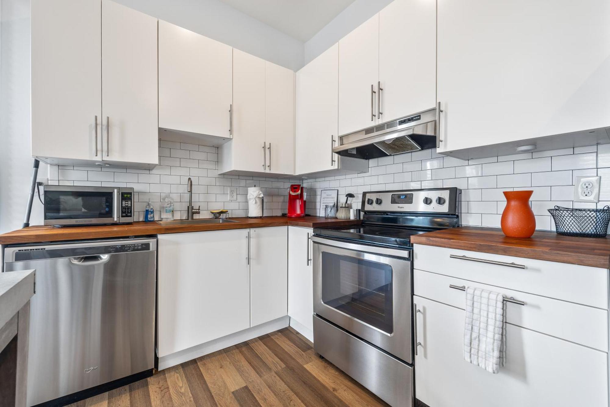 Holiday home 3 Bedroom House With Parking, Wi-fi And Washer-dryer *