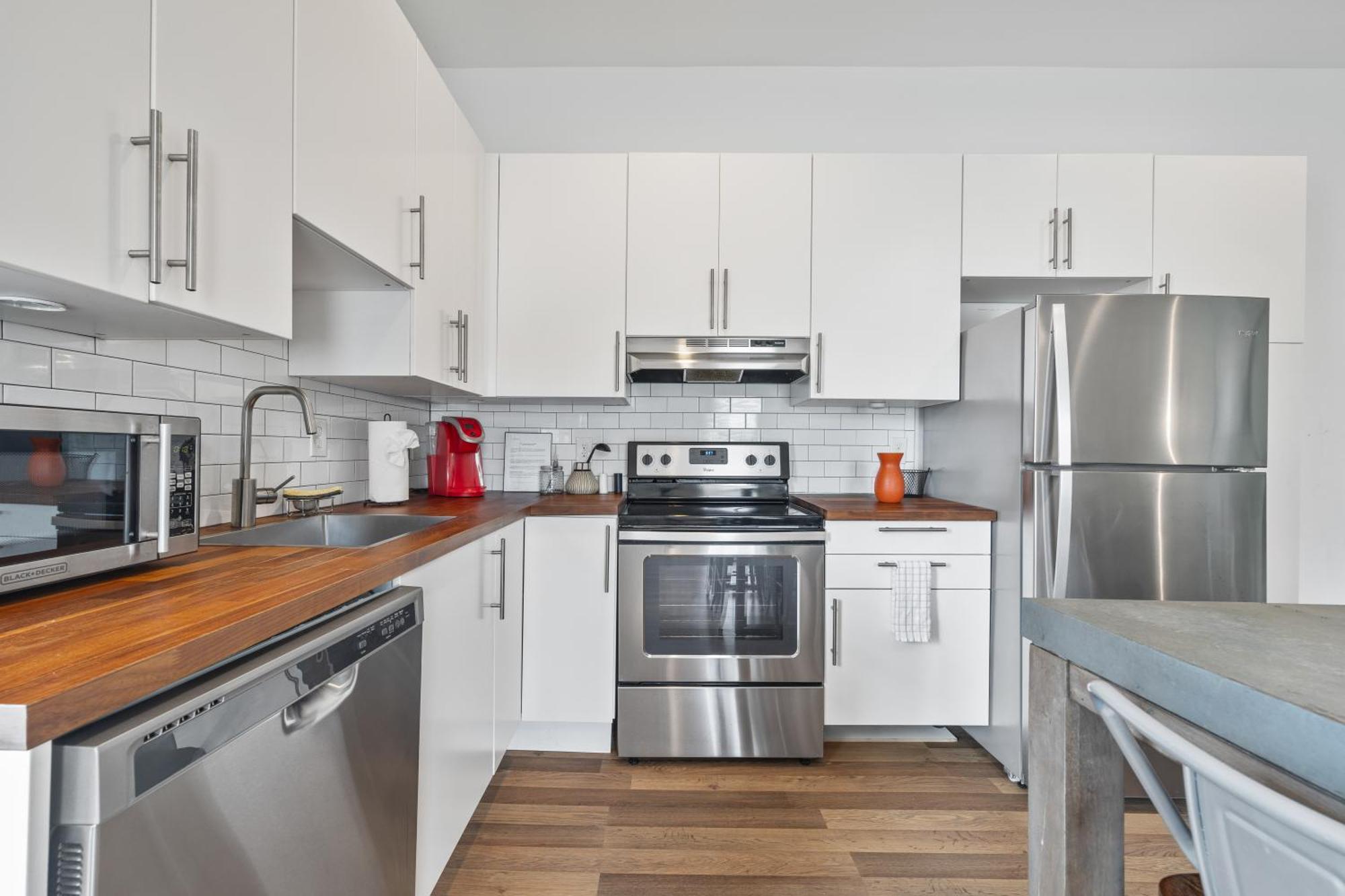 Holiday home 3 Bedroom House With Parking, Wi-fi And Washer-dryer *