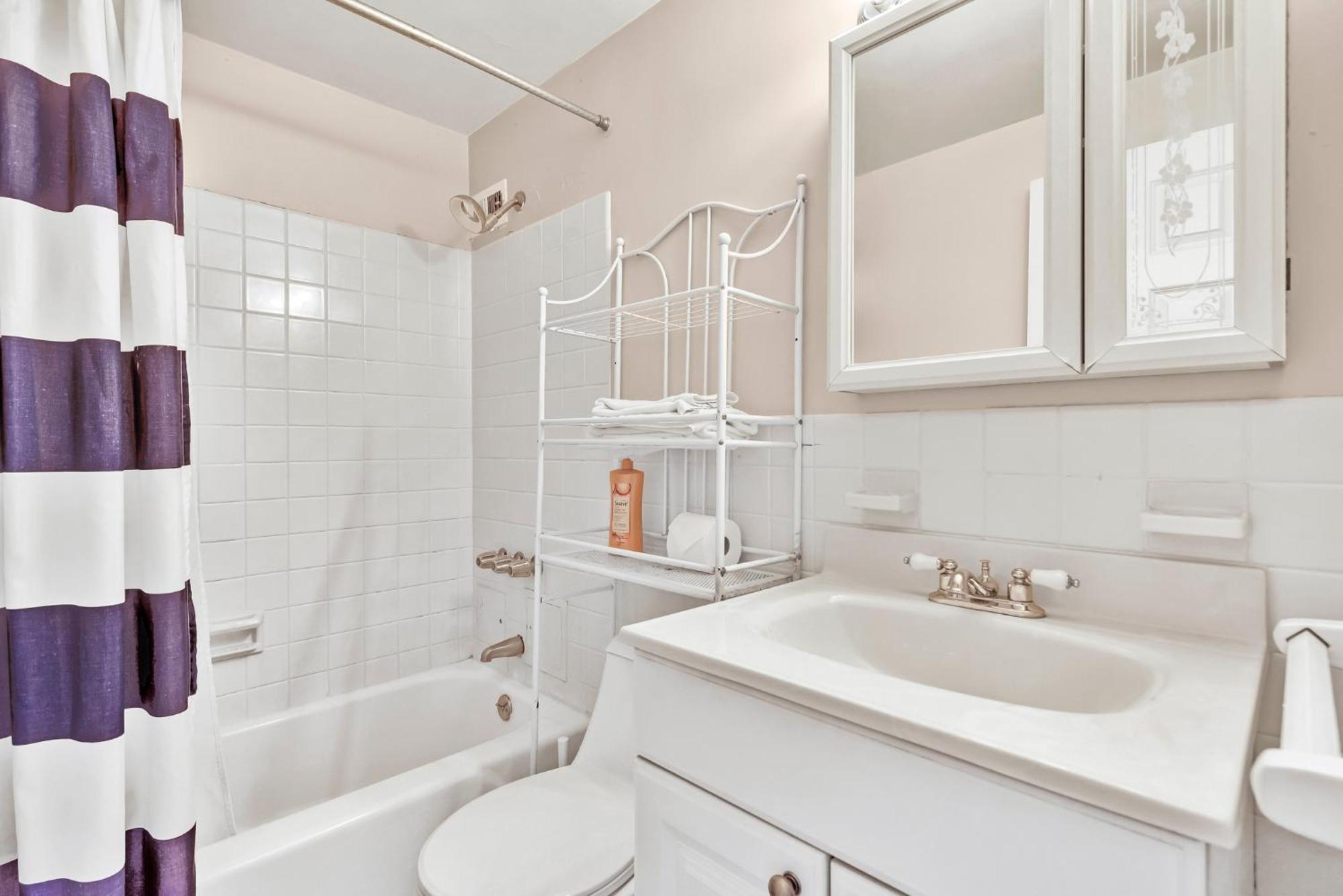 Classic Southern Charming 1br In Downtown