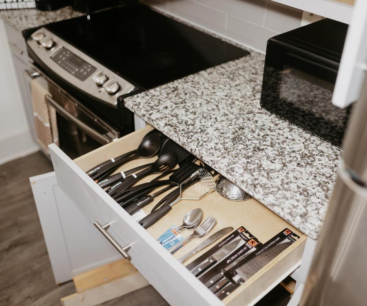50 Shades Of Brown - The Battery Truist Park Apartment Atlanta