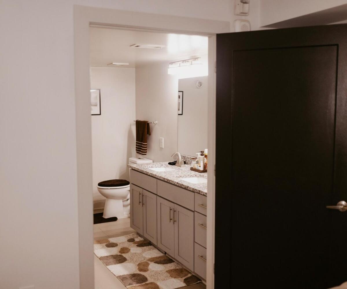 50 Shades Of Brown - The Battery Truist Park Apartment