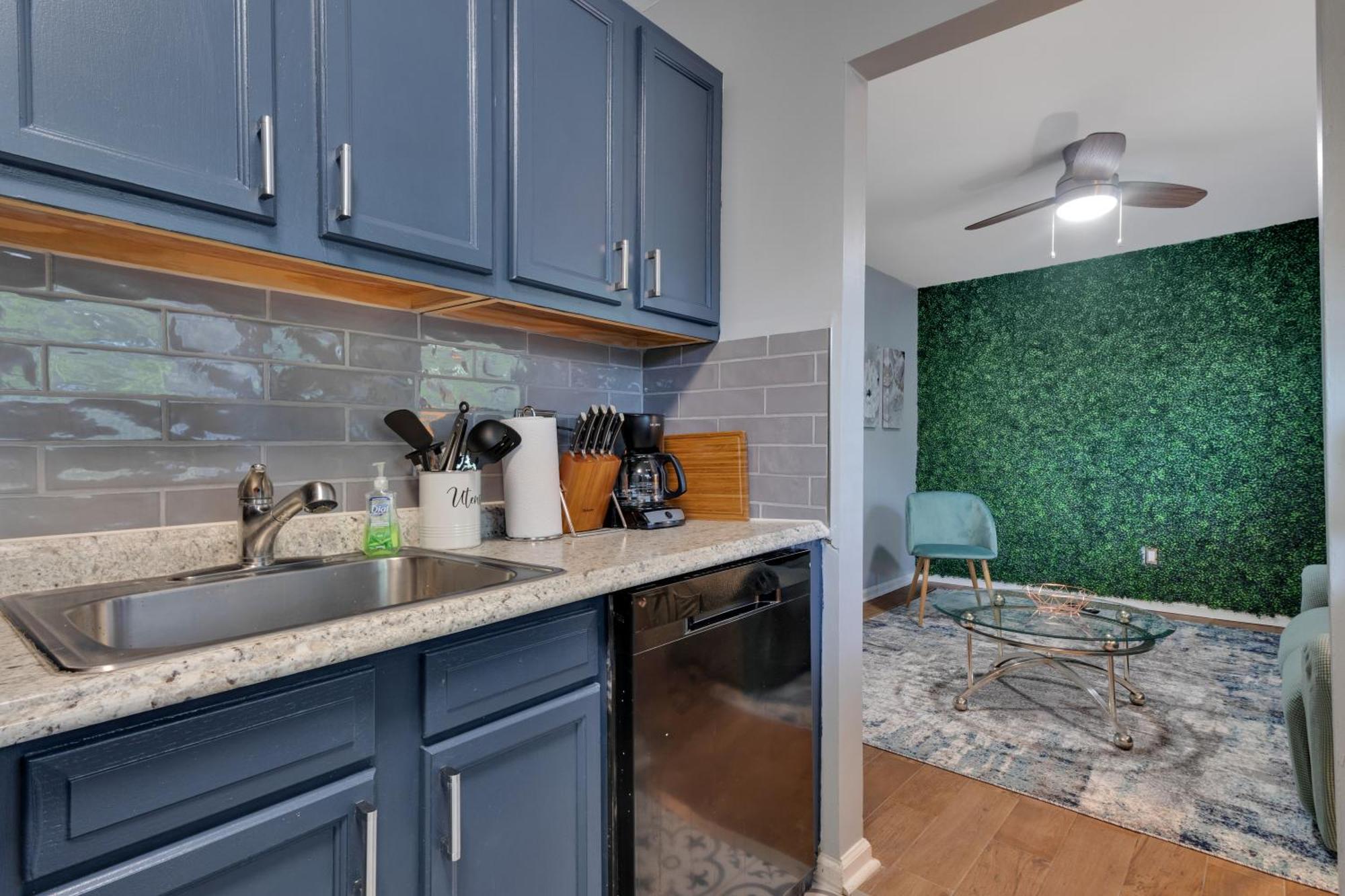 Holiday home Tenement Treasure - Renovated Mechanicsville *