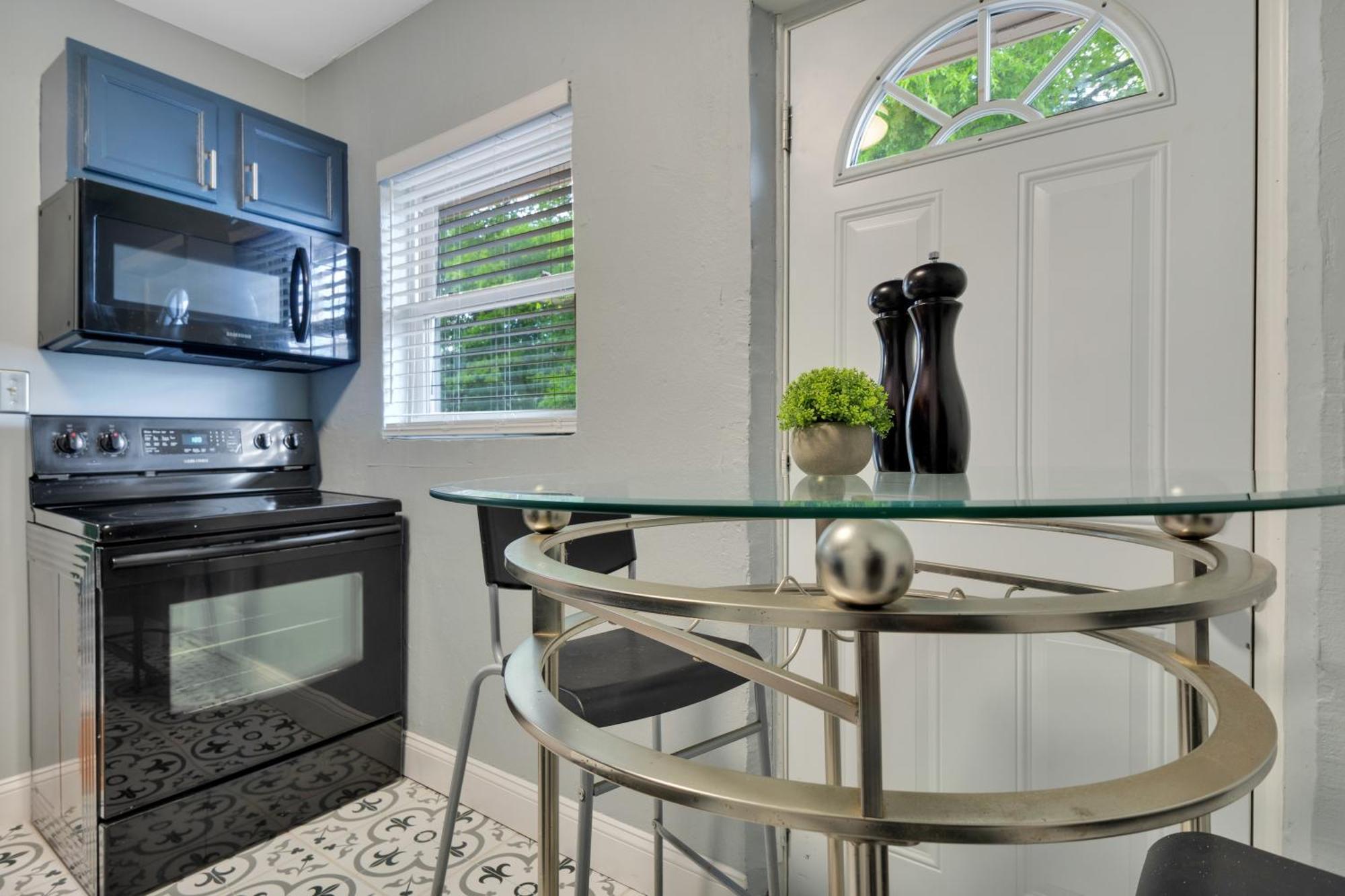 Tenement Treasure - Renovated Mechanicsville