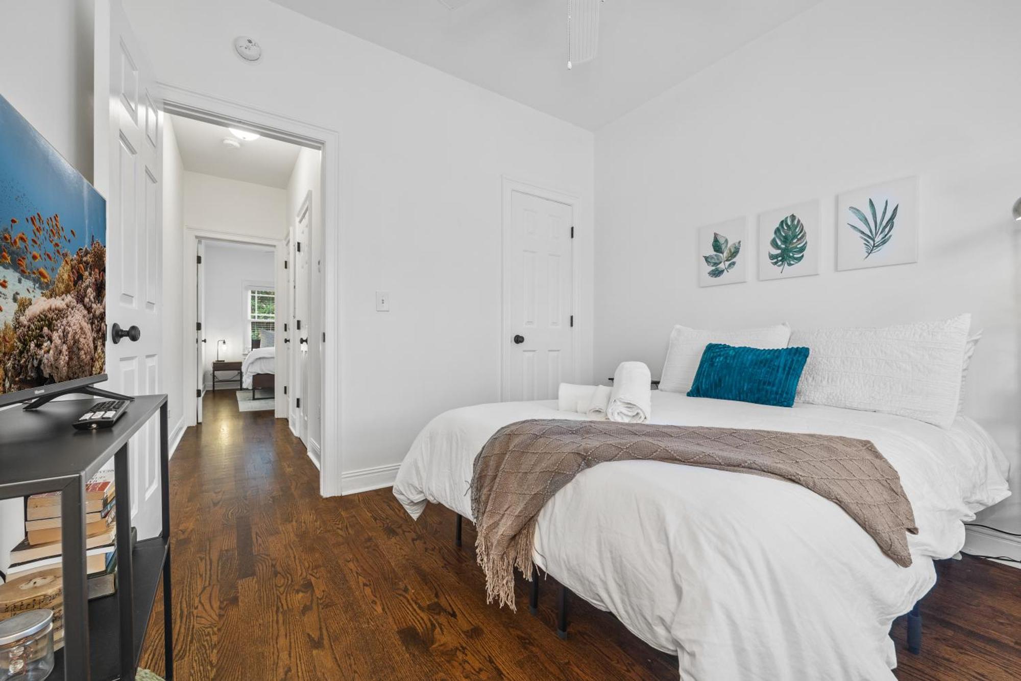 Holiday home Perfect In-town Location! Kingbed, Bbq And Parking