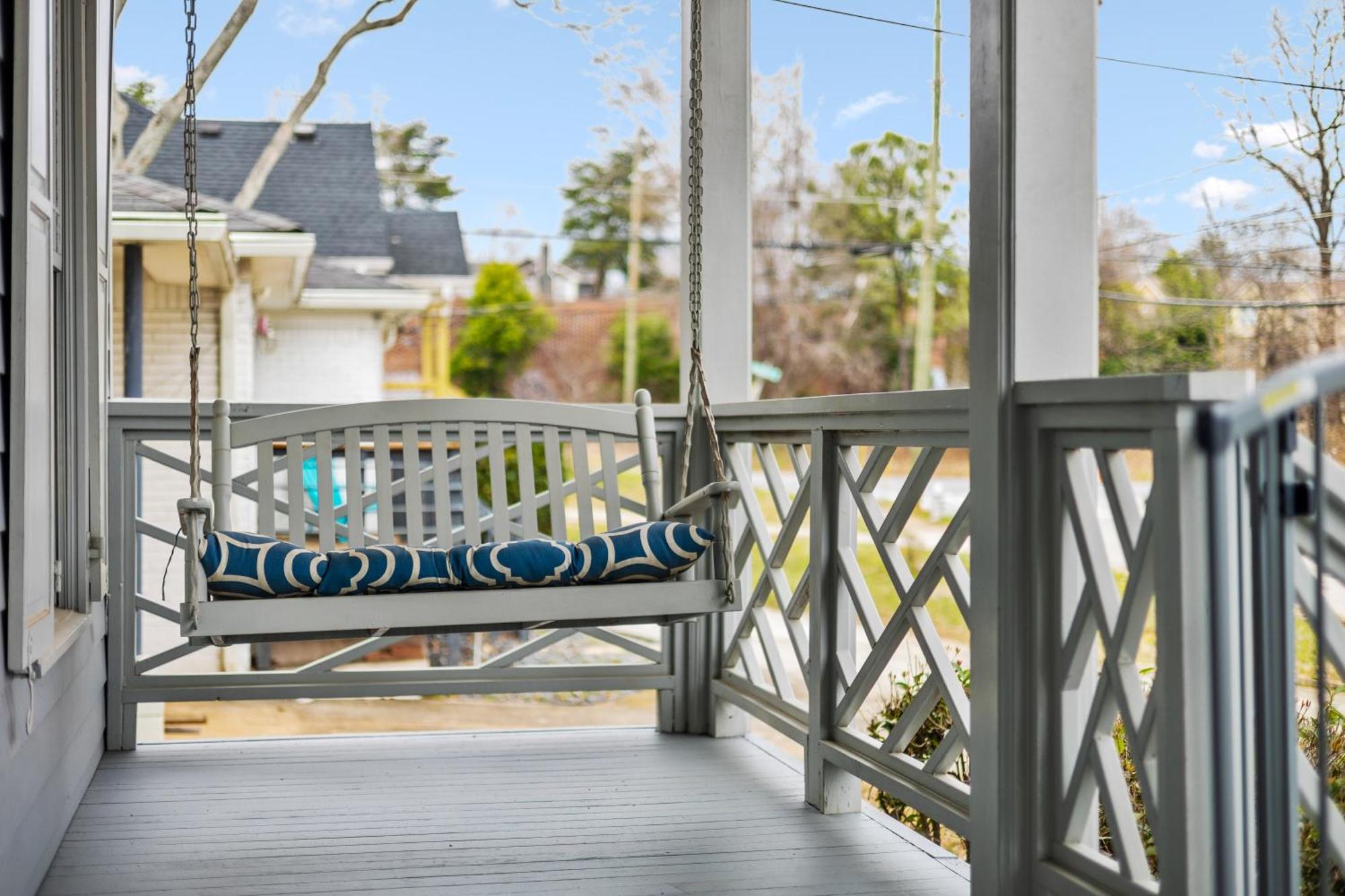 Perfect In-town Location! Kingbed, Bbq And Parking * Atlanta