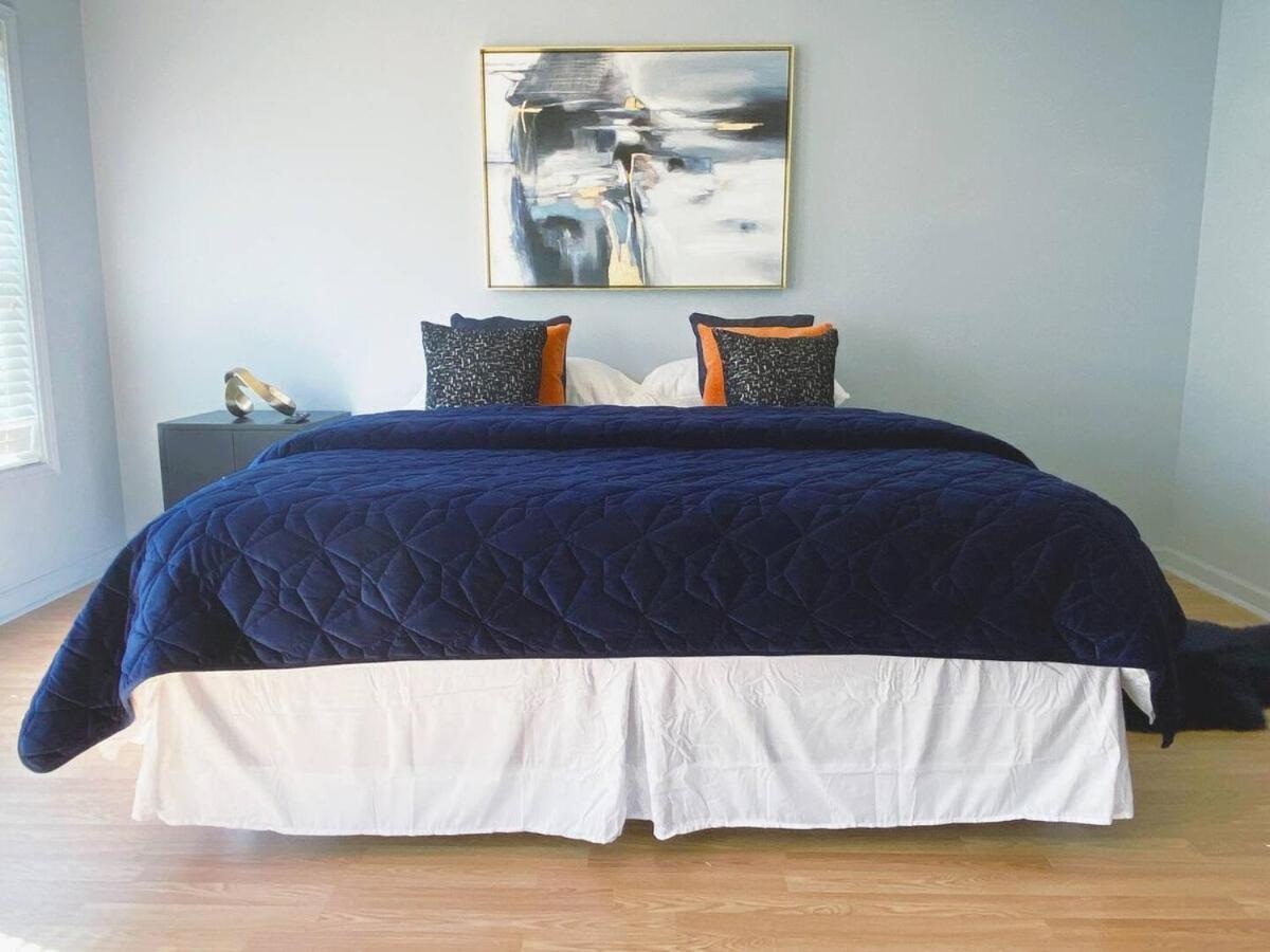 Two Cozy Homes Near Gwcc & Mercedes Benz - Sleeps 15 *