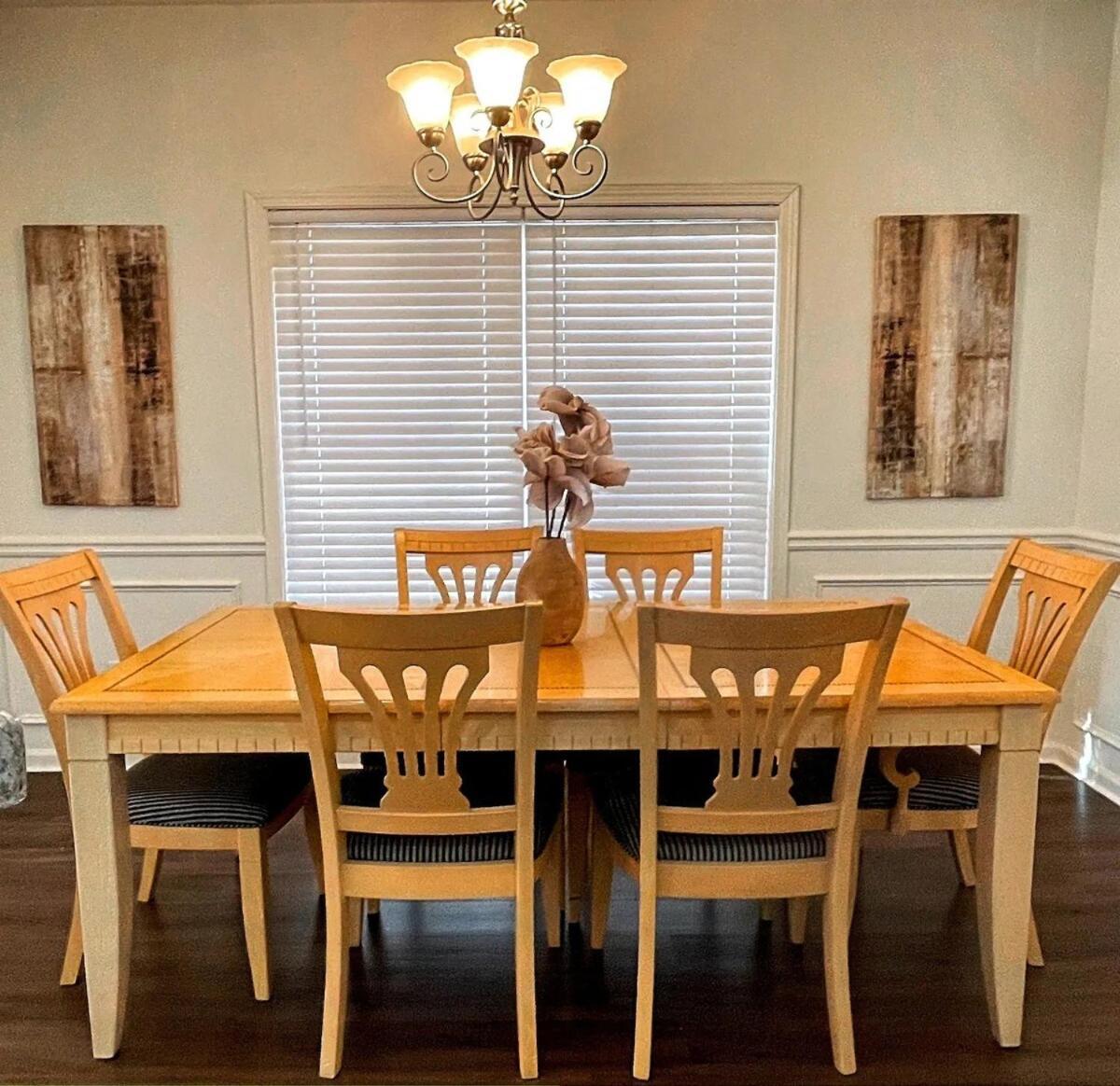 Two Cozy Homes Near Gwcc & Mercedes Benz - Sleeps 15 Holiday home