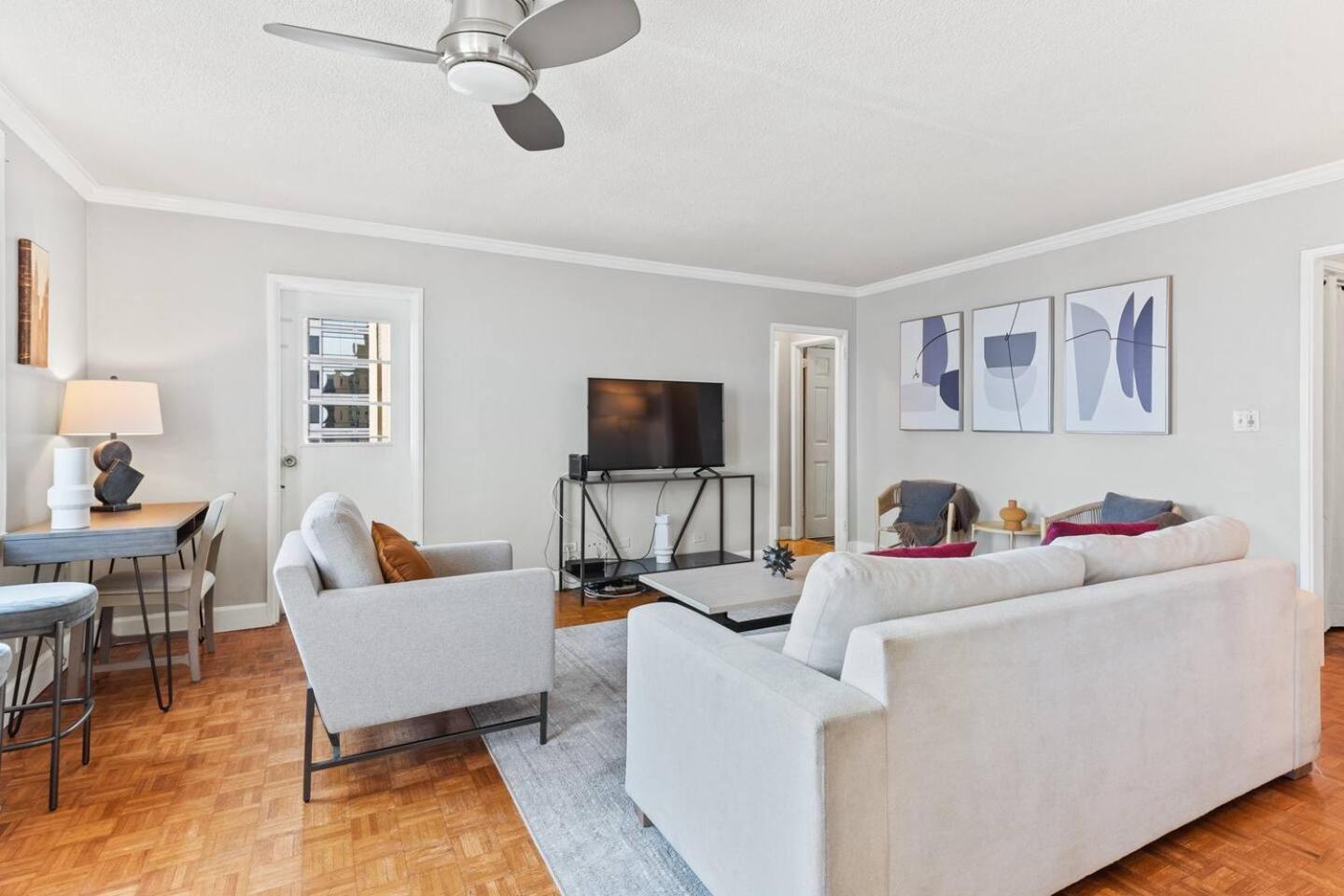 Skyline Serenity 1 Bdrm Stunning Views Holiday home Atlanta